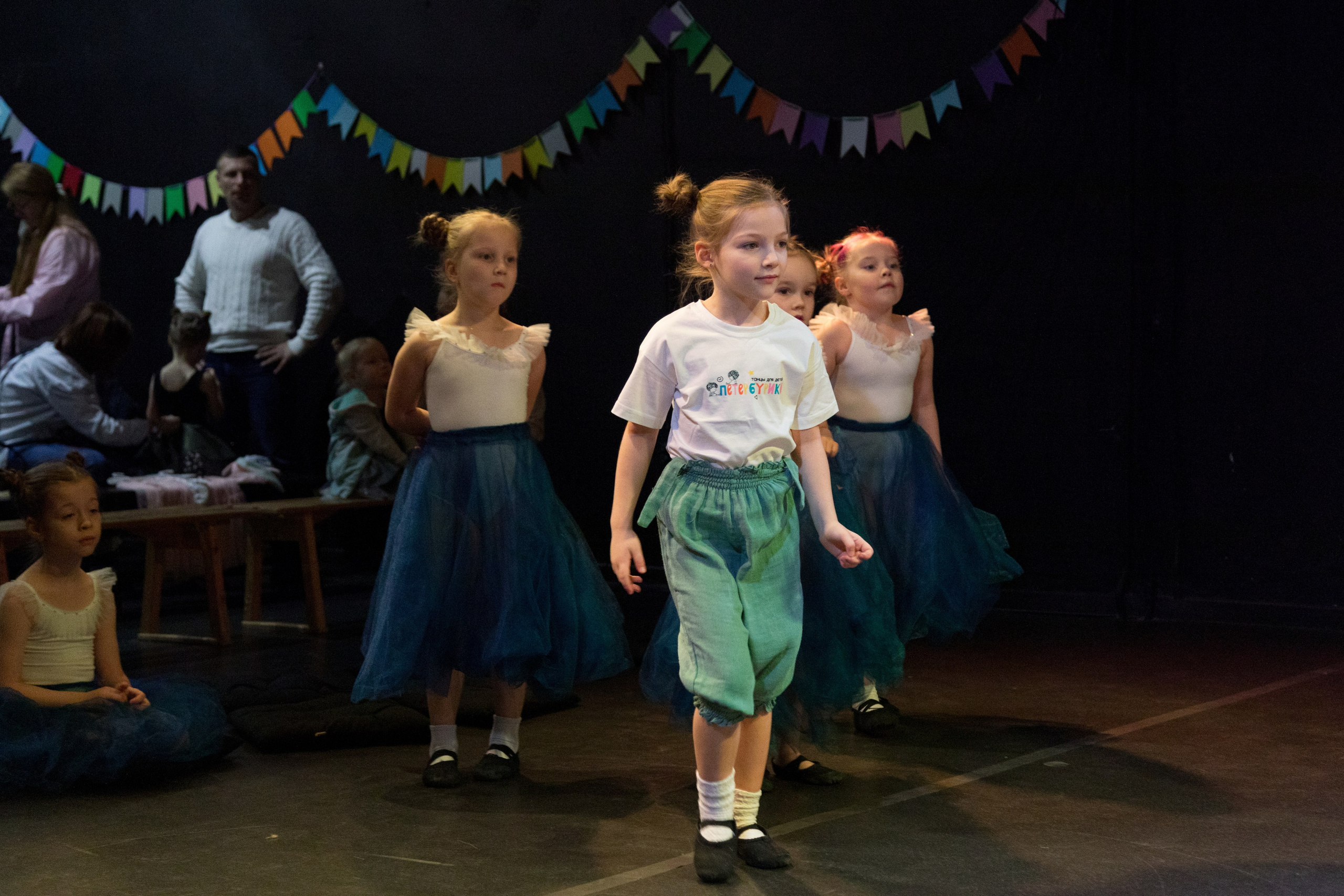 Отчетный танцевальный концерт детей 2-7 лет. Детский и контент фотограф Надя Волкова Санкт-Петербург