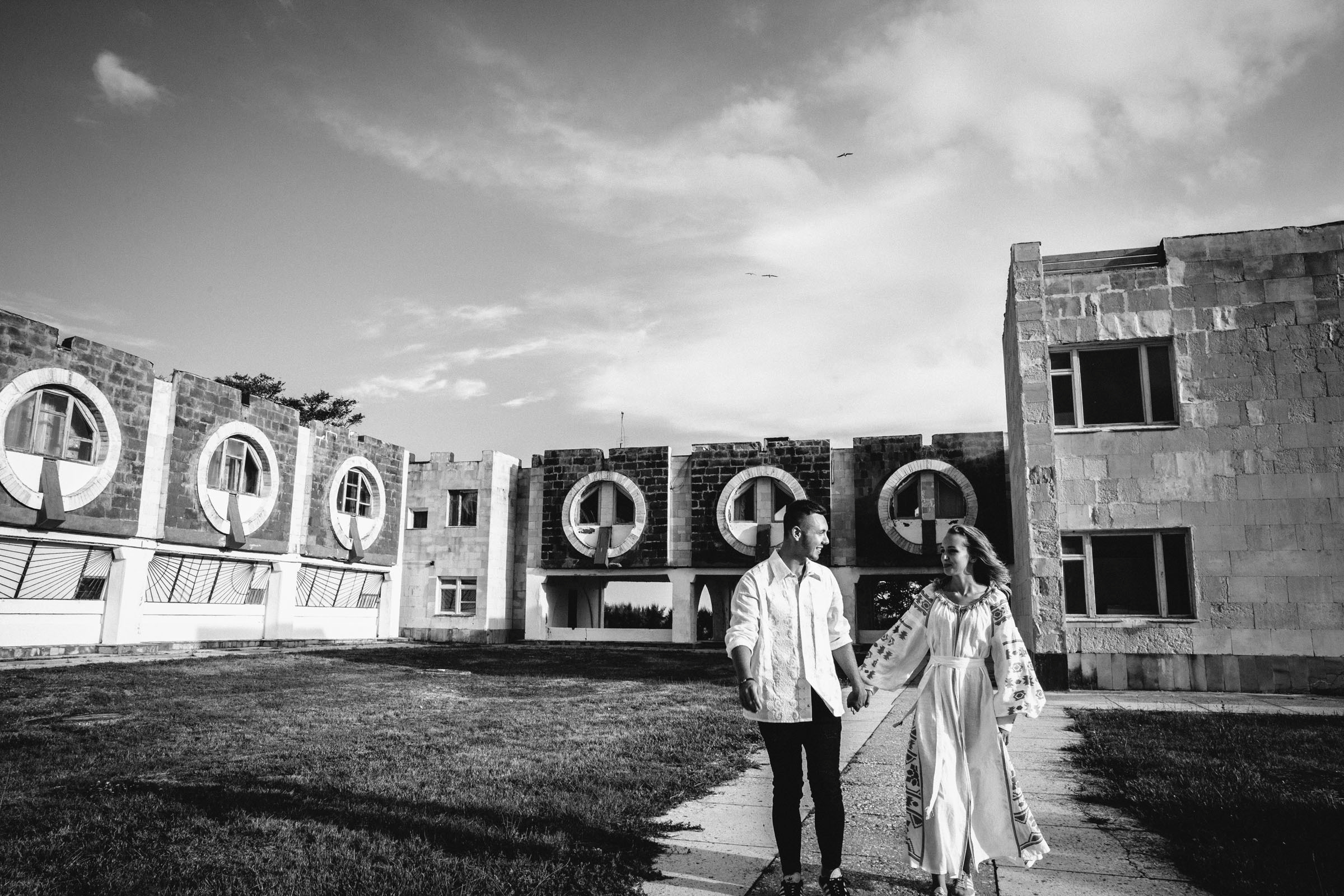 Я держу её за руку //Игорь&Кристина. Фотограф Алутера Ирина