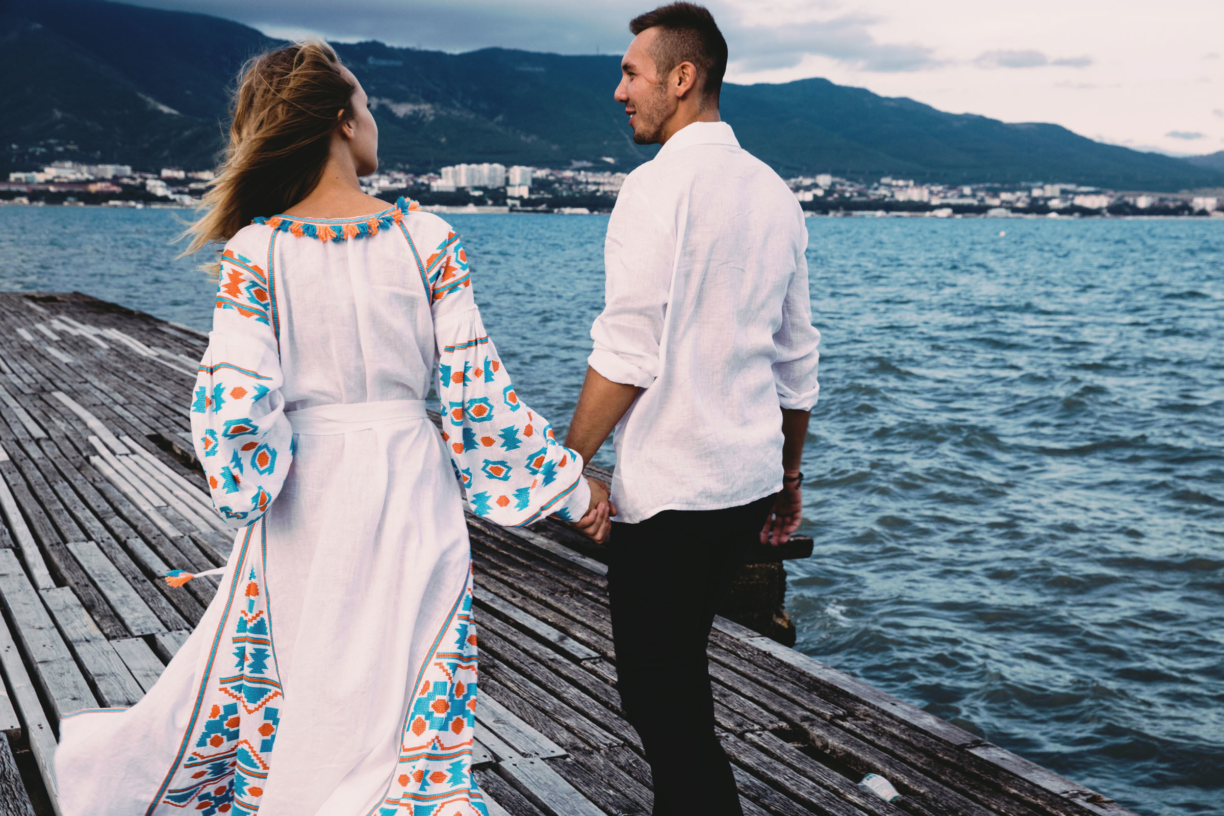 Я держу её за руку //Игорь&Кристина. Фотограф Алутера Ирина