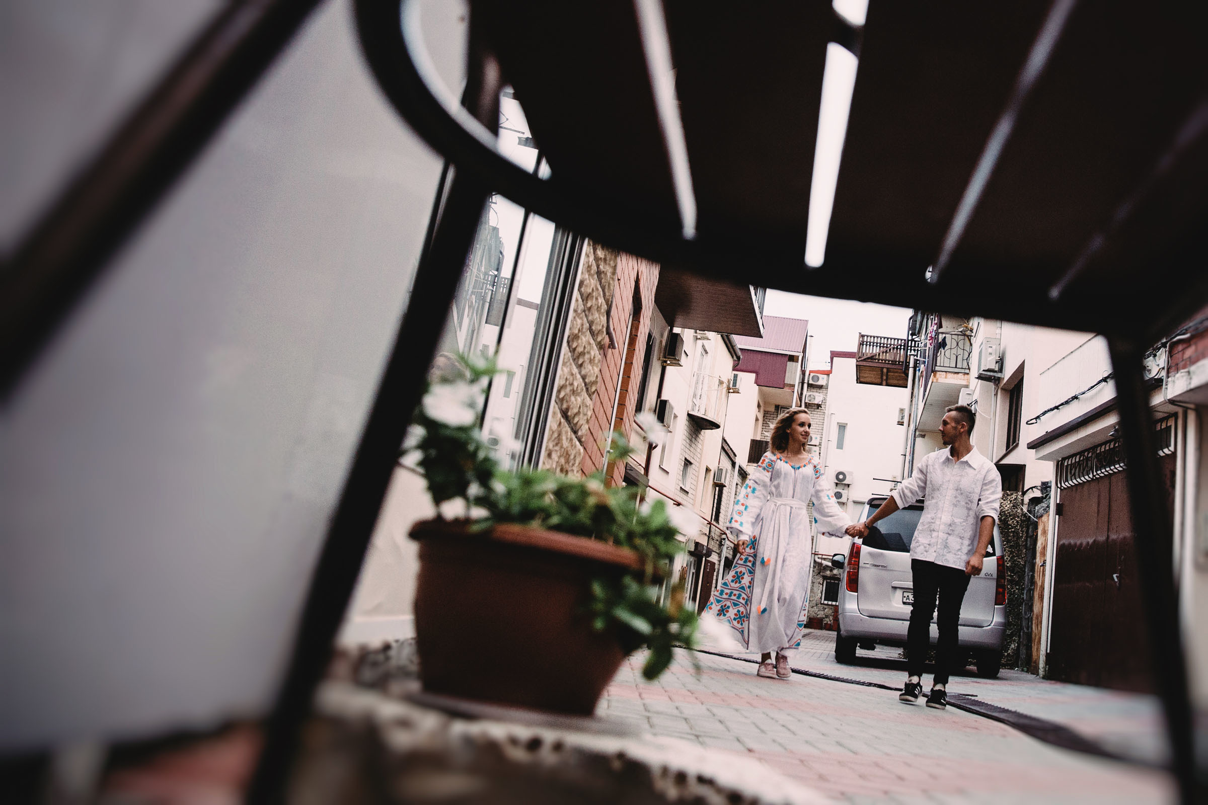 Я держу её за руку //Игорь&Кристина. Фотограф Алутера Ирина