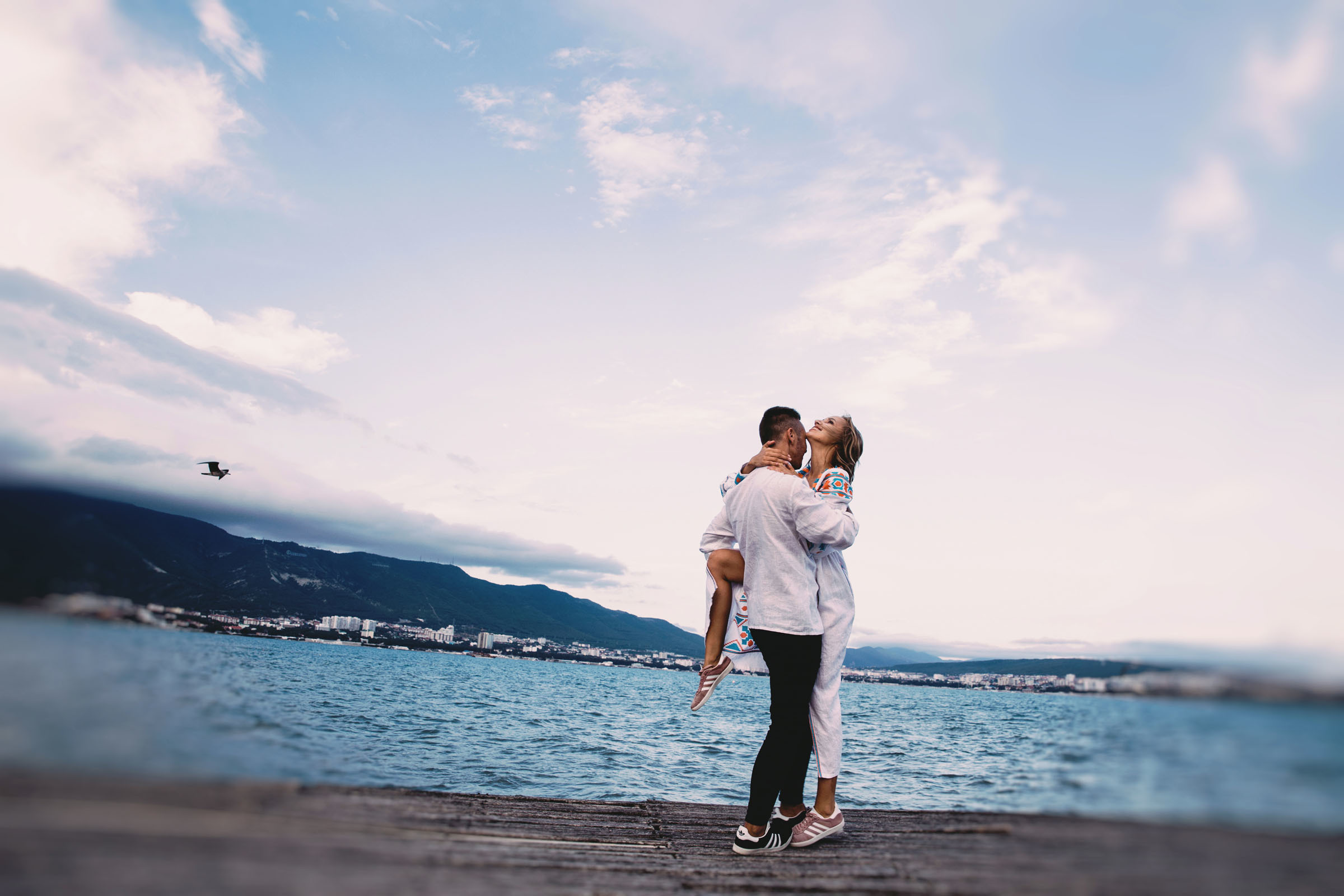 Я держу её за руку //Игорь&Кристина. Фотограф Алутера Ирина