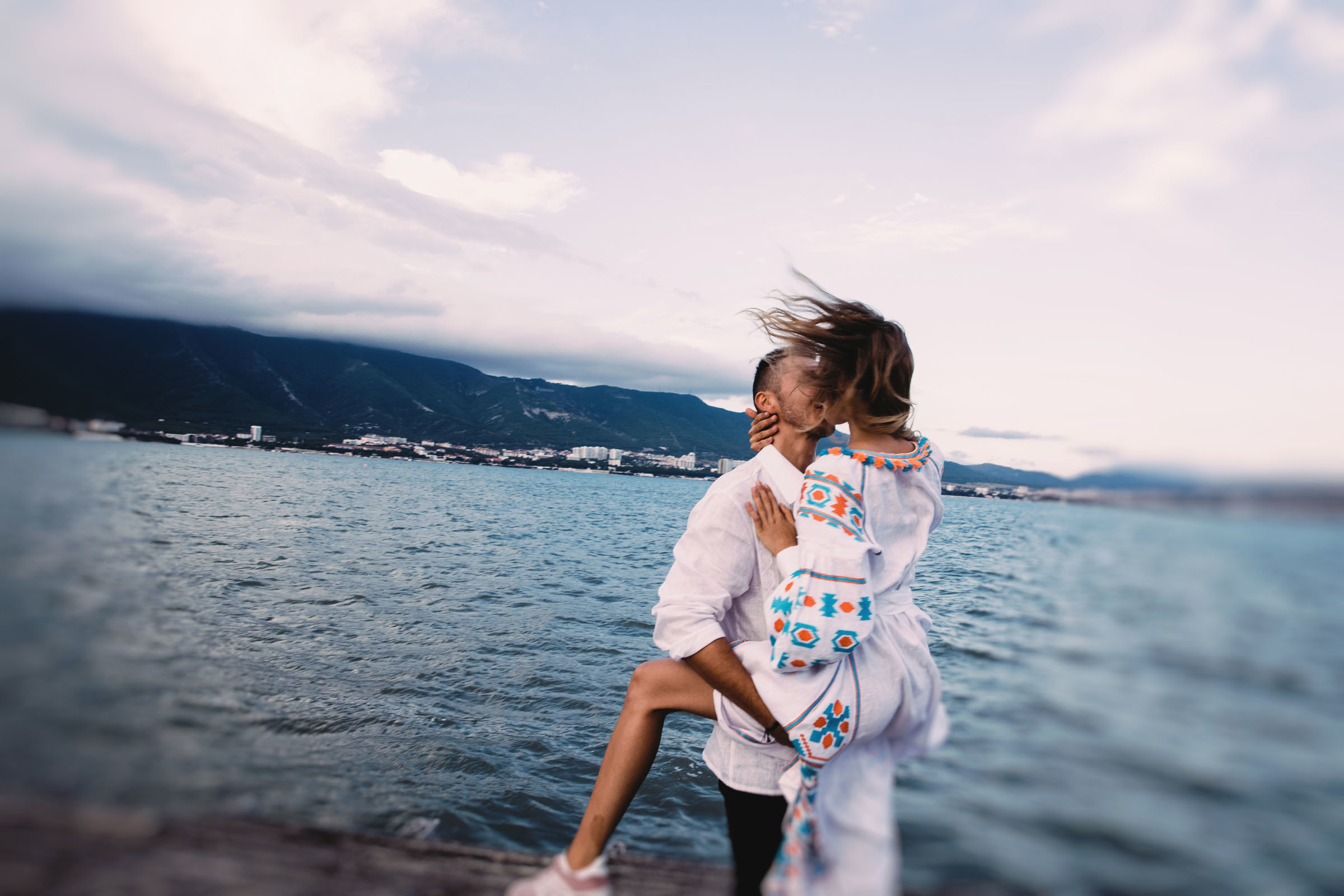 Я держу её за руку //Игорь&Кристина. Фотограф Алутера Ирина