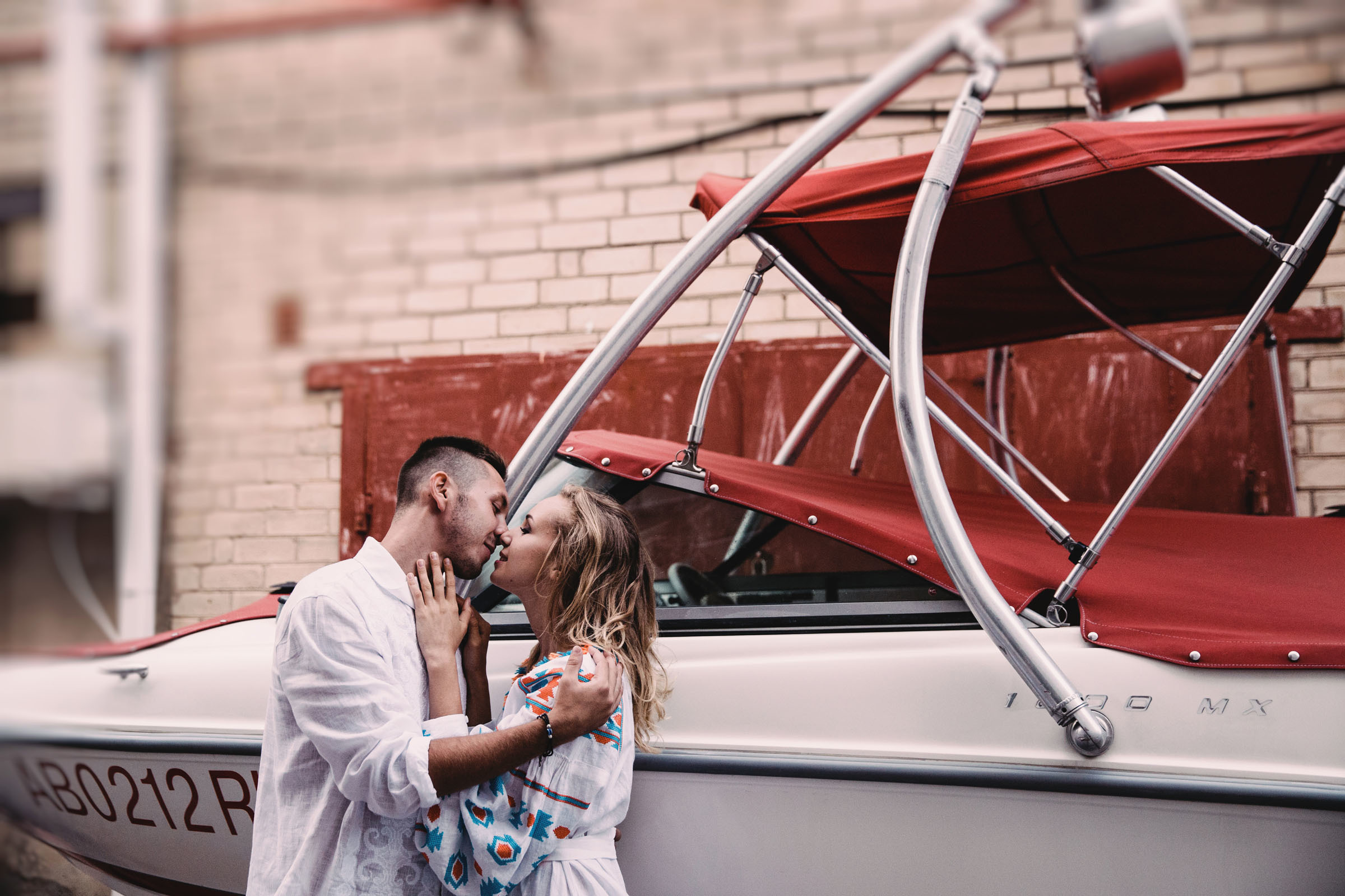 Я держу её за руку //Игорь&Кристина. Фотограф Алутера Ирина