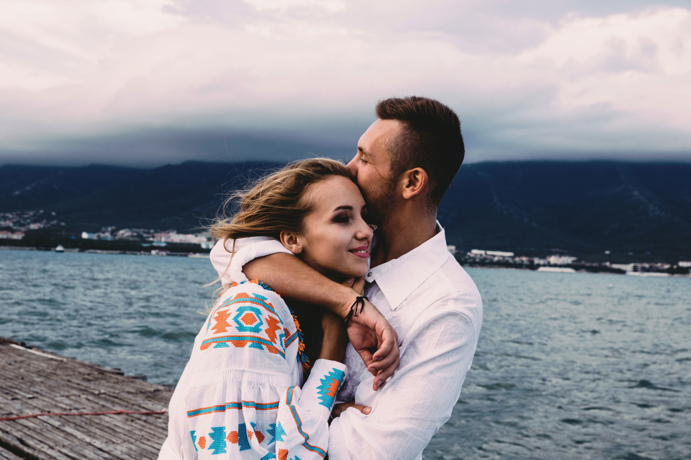 Я держу её за руку //Игорь&Кристина. Фотограф Алутера Ирина