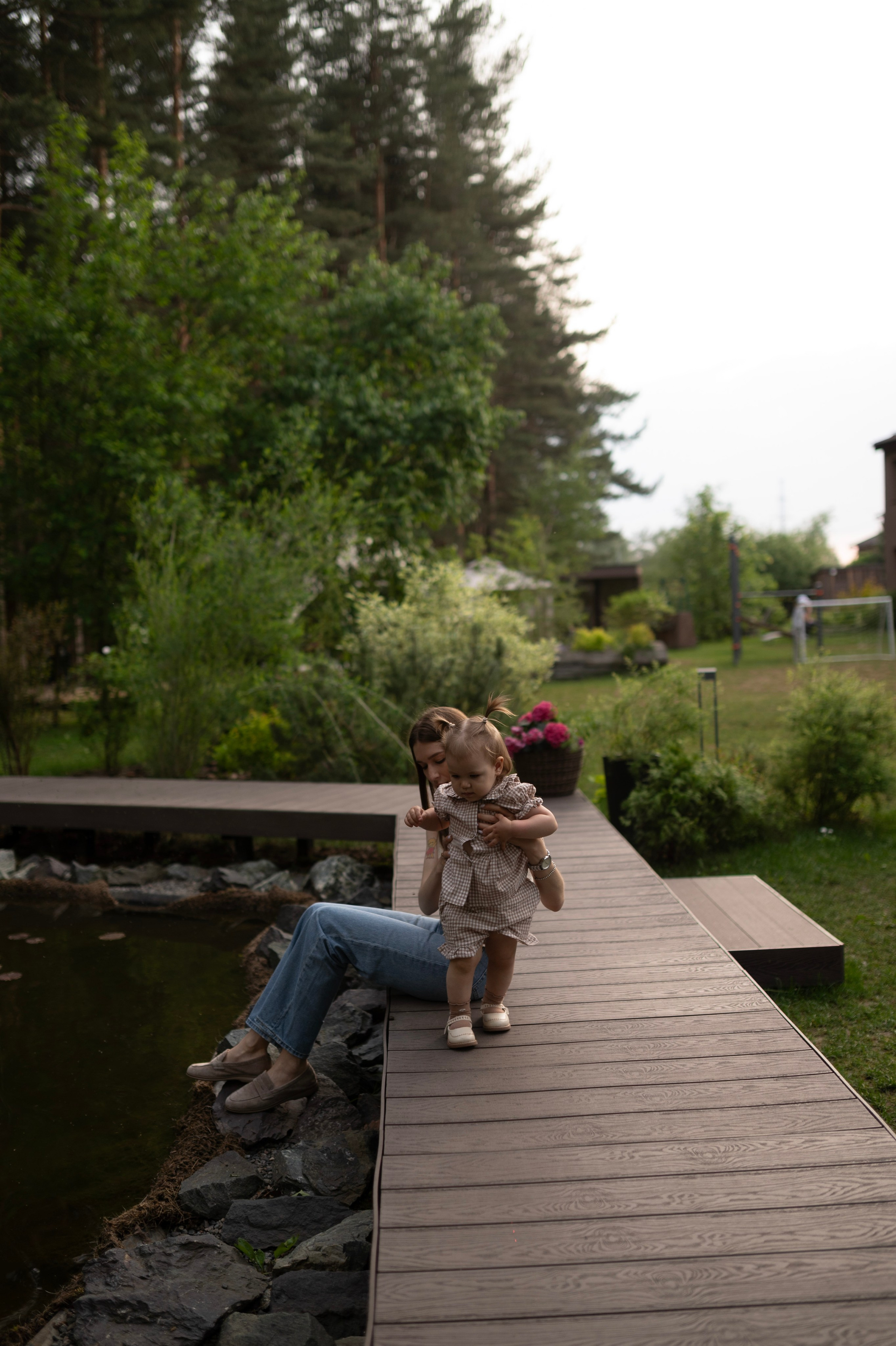 Надя и Алиса в ресторане Кедр. Семейный и свадебный lifestyle-фотограф в Москве Мария Петрова