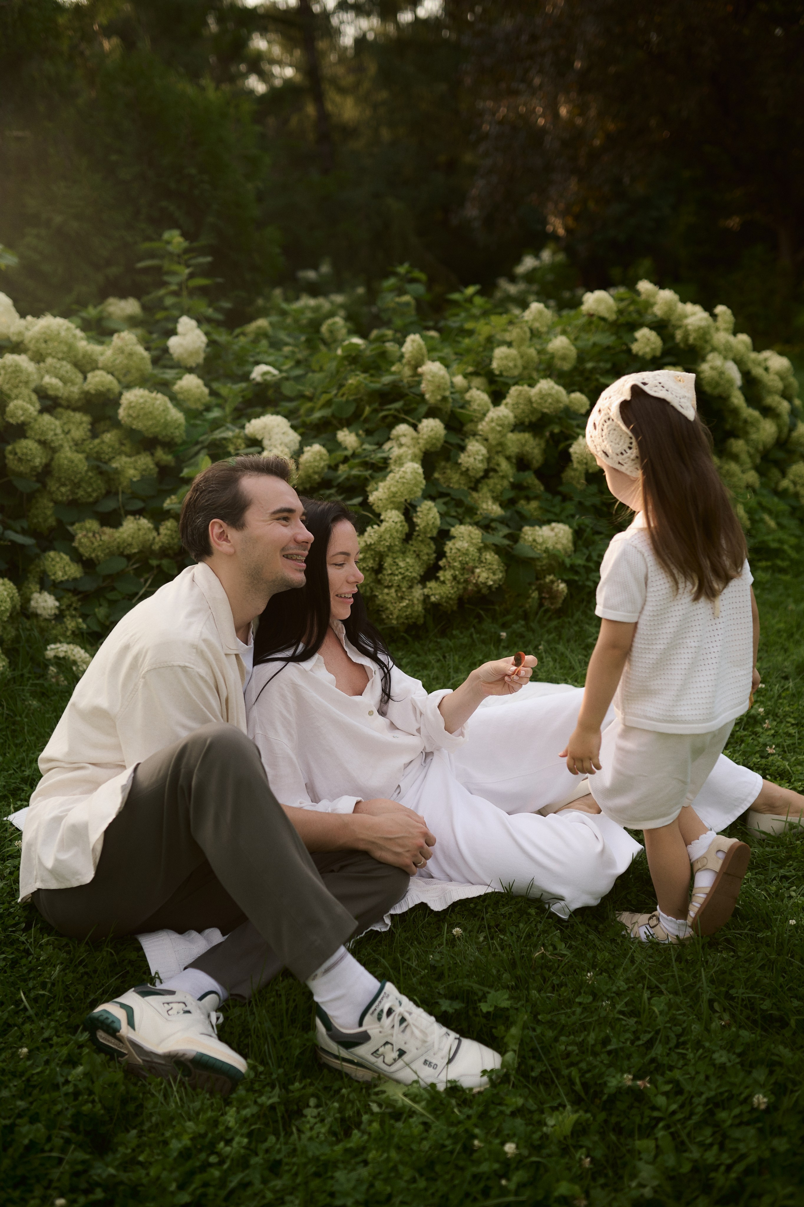 Рохус, Юля и Оливия в парке Останкино. Семейный и свадебный lifestyle-фотограф в Москве Мария Петрова