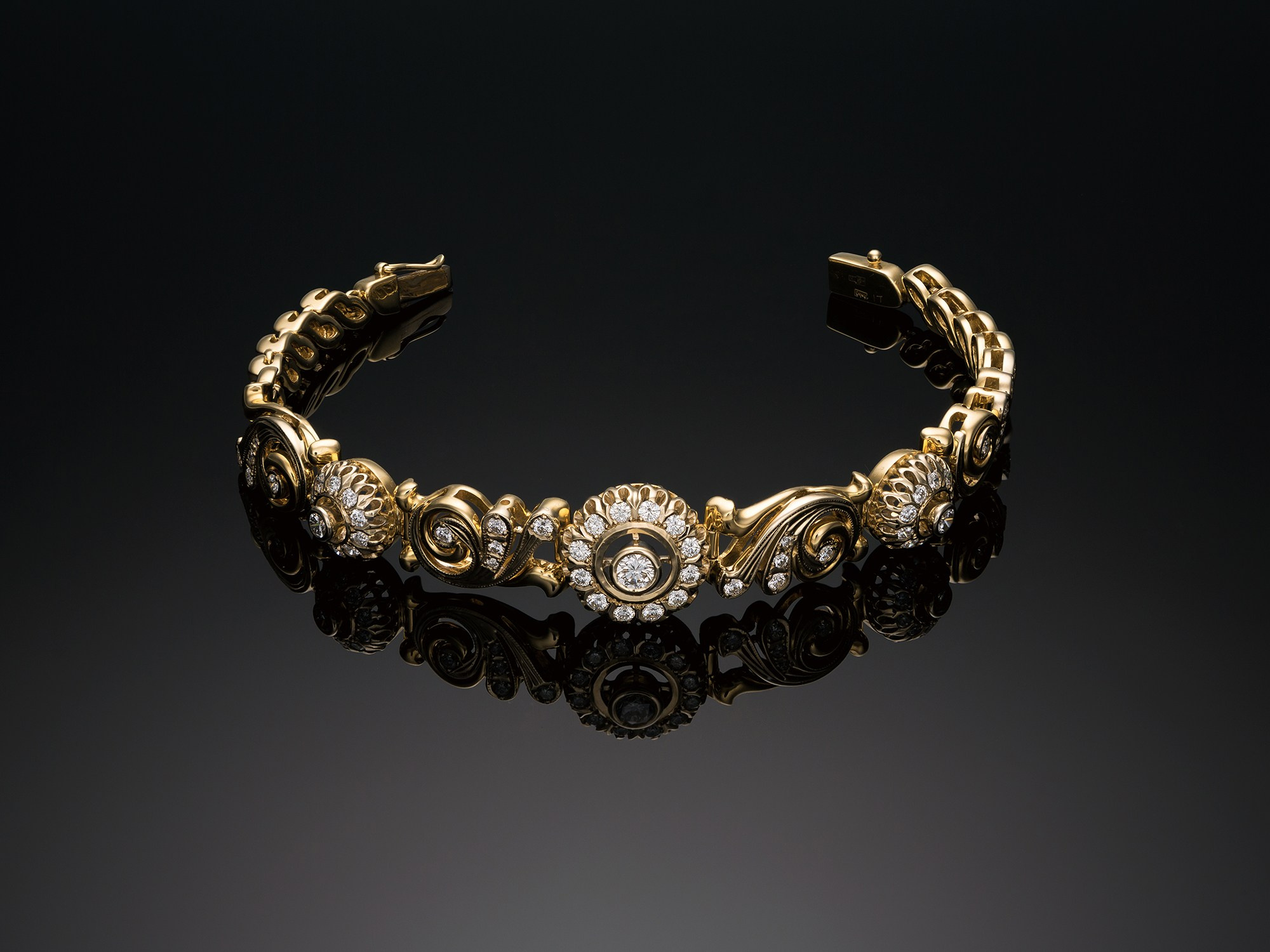 Фотосъемка ювелирных украшений. Предметный и рекламный фотограф в Москве и Московской области Максим Стриганов