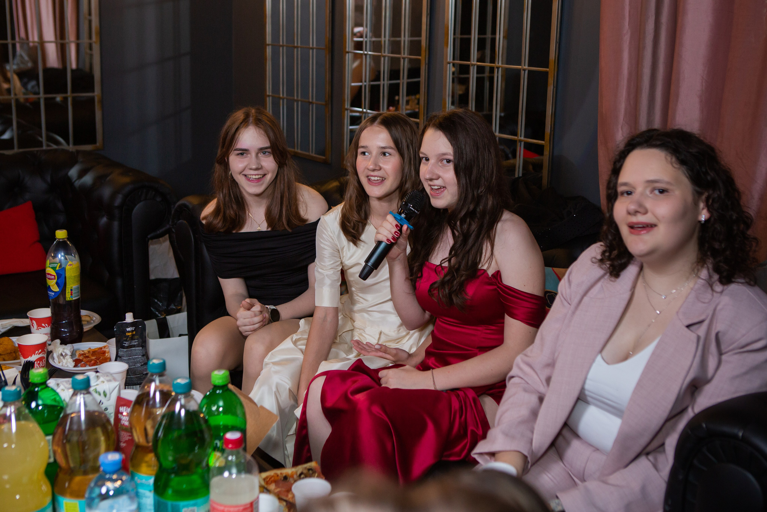 Праздники в школе. Репортажный фотограф Ирина Сухарева