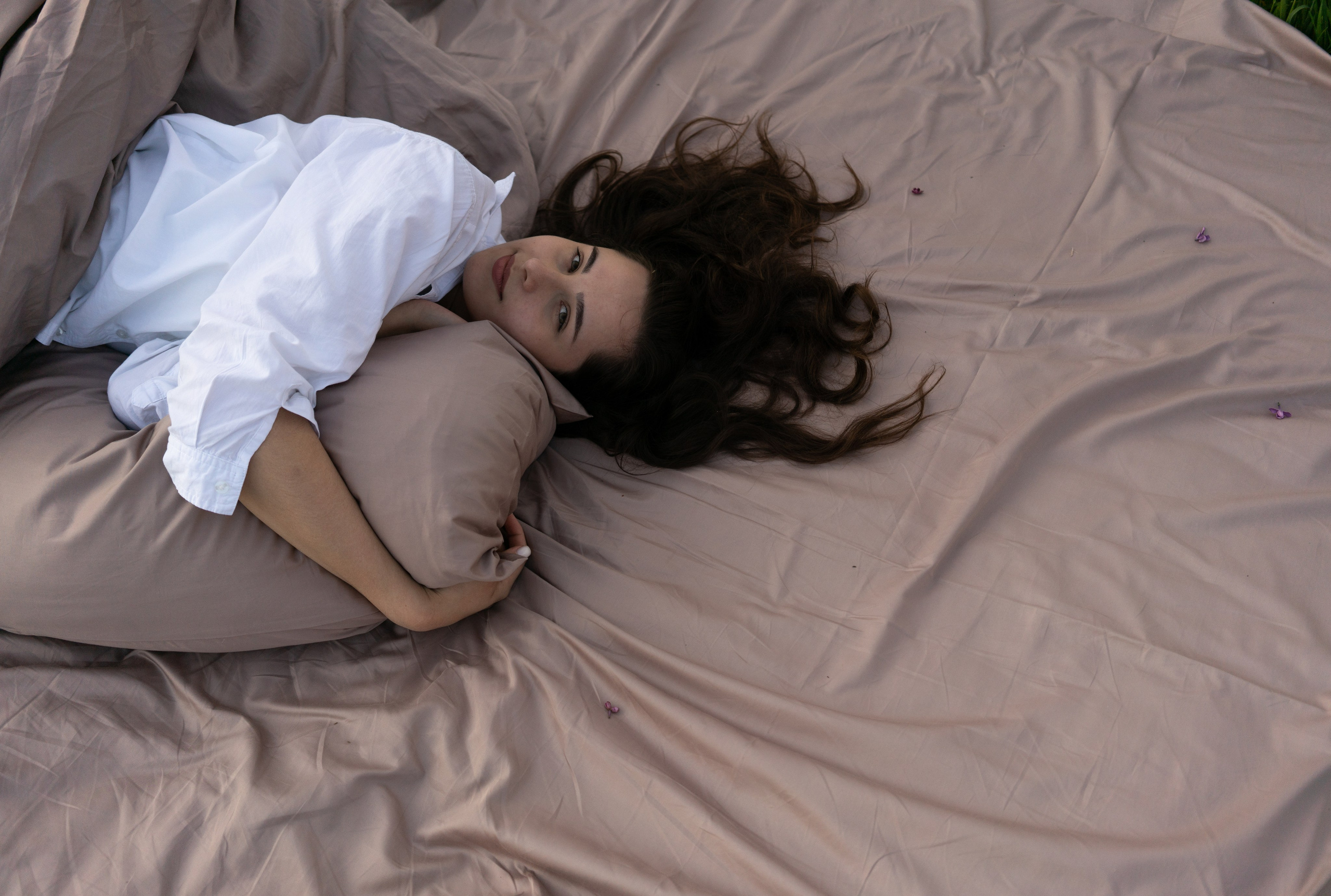 «Трогать счастье» весенняя съёмка. Видеооператор, фотограф в Санкт-Петербурге