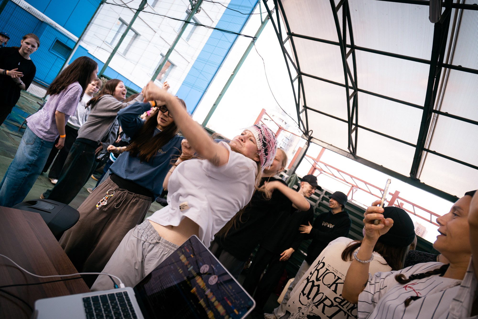 JAM ON THE ROOF. LIYALEE PHOTO