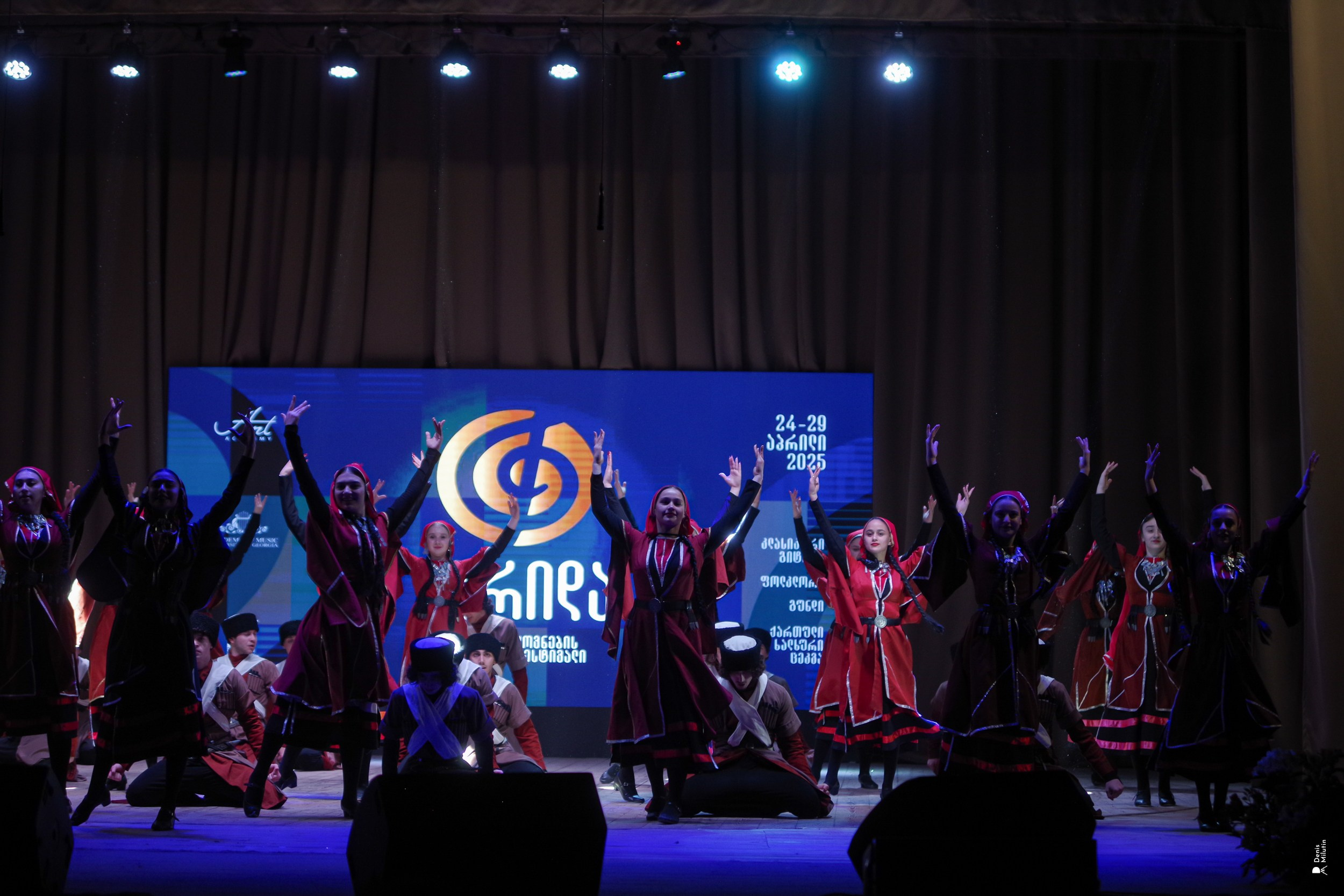 Танцы в Хоби. Портретный фотограф Денис Милютин