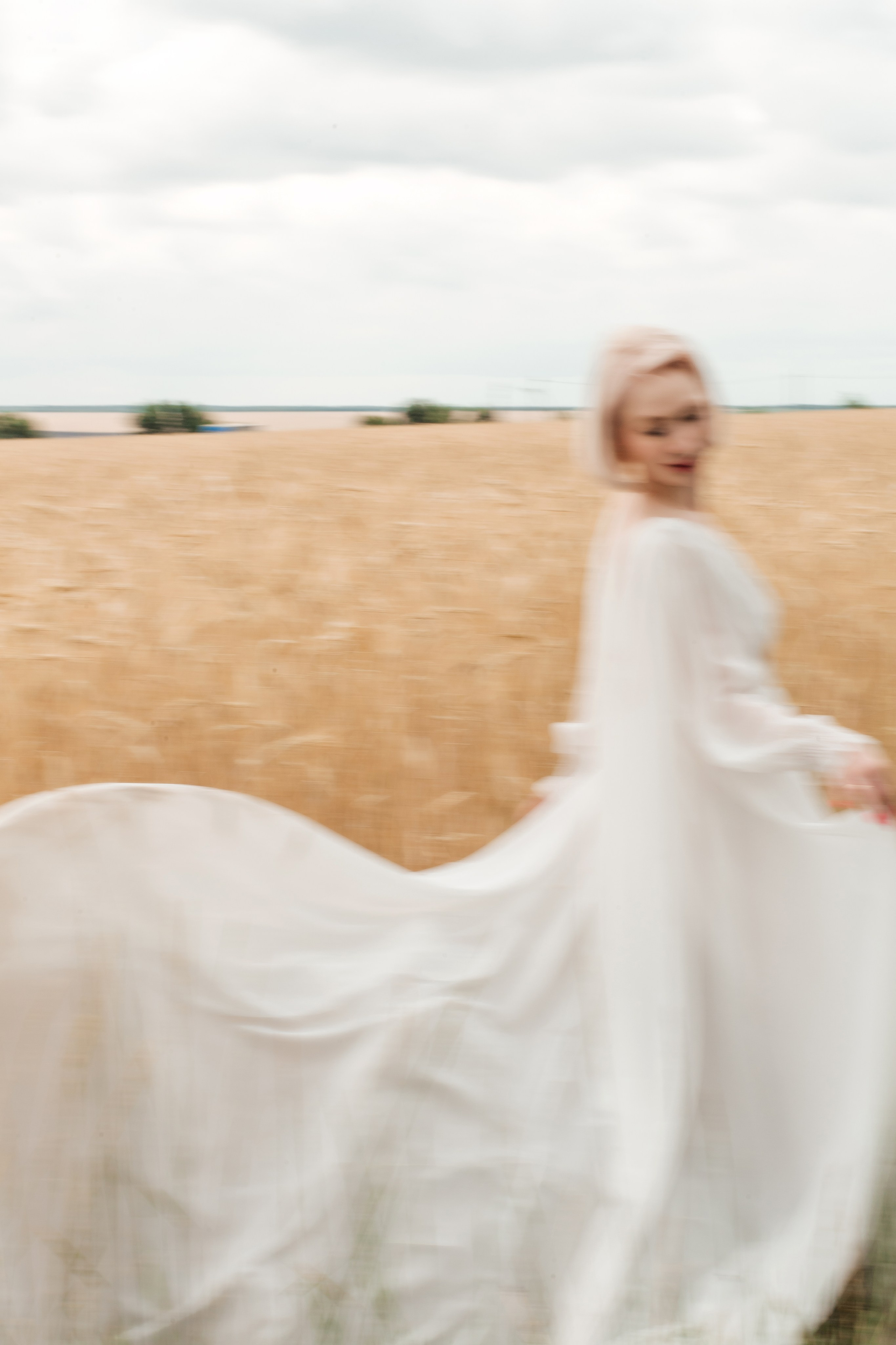 Александра фотосессия в поле. Женский фотограф в Оренбурге Ирина Заводчикова