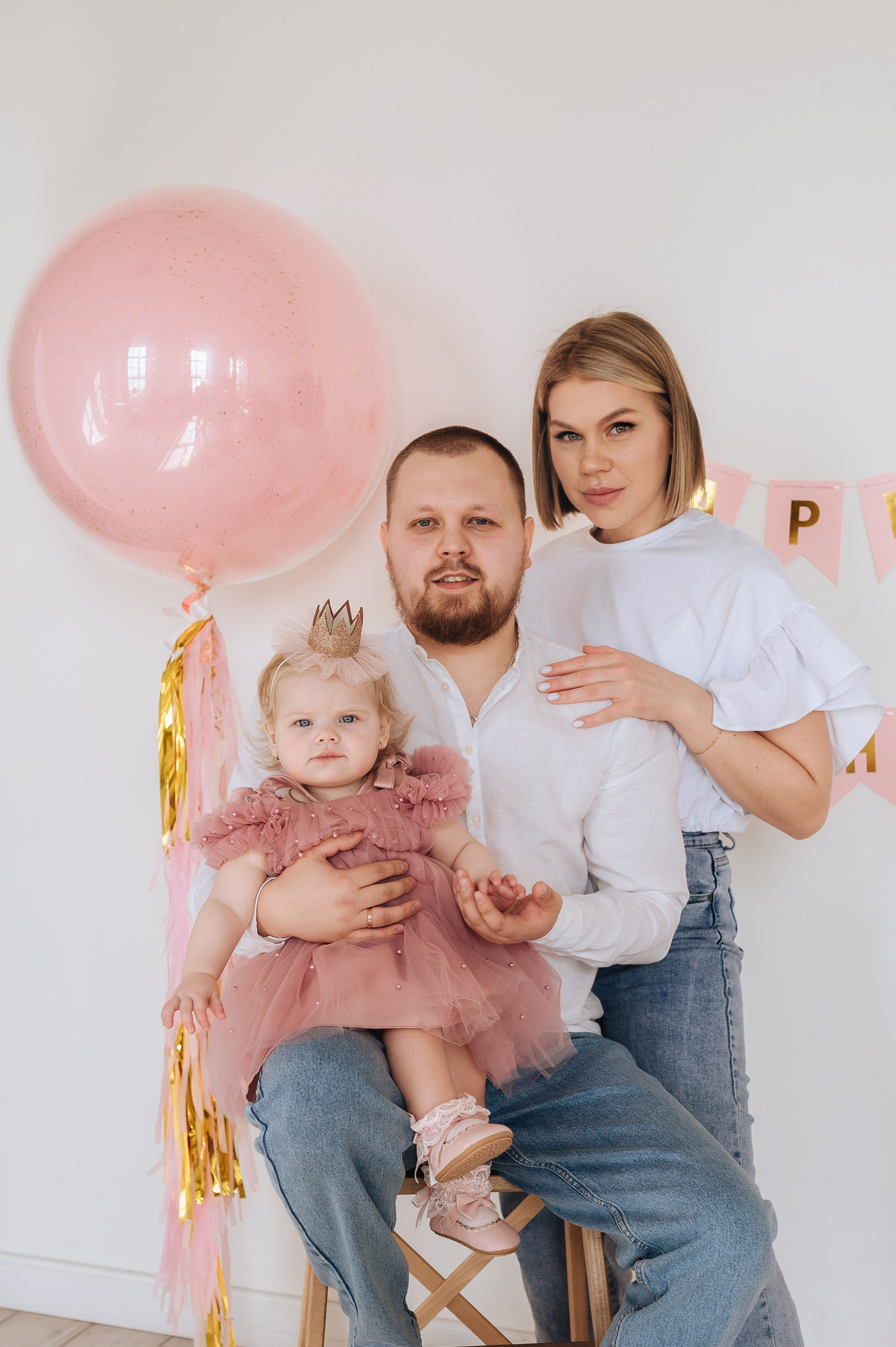 Семейная фотосессия на годик Евы. Фотограф в Москве и Московской области Таня Яблочкина