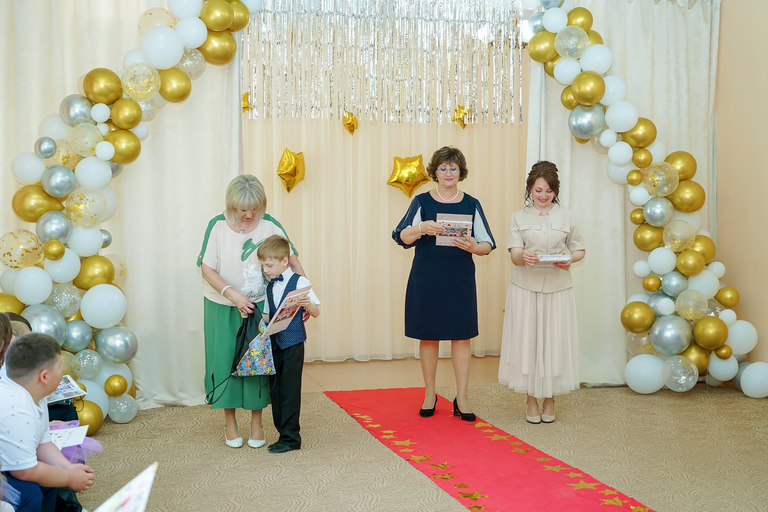 Фотосъемка видеосъёмка фотограф видеооператор новогодних утренников  в. Фотограф, видеооператор Нина Коршунова