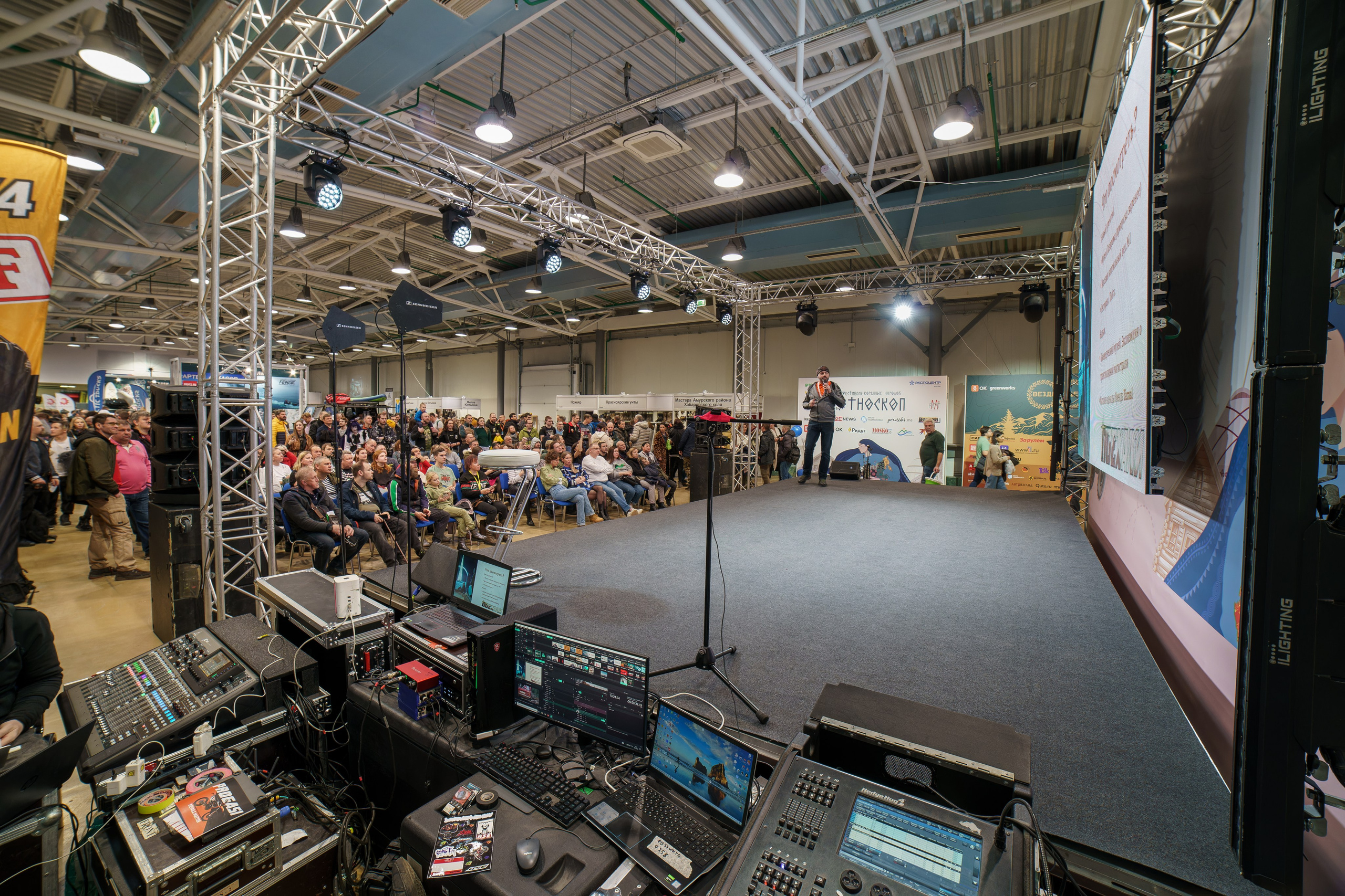 Прогулка по выставке «Поехали 2024 год». «Студия DRONAVT`s» — видеосъёмка и фотография г. Москва