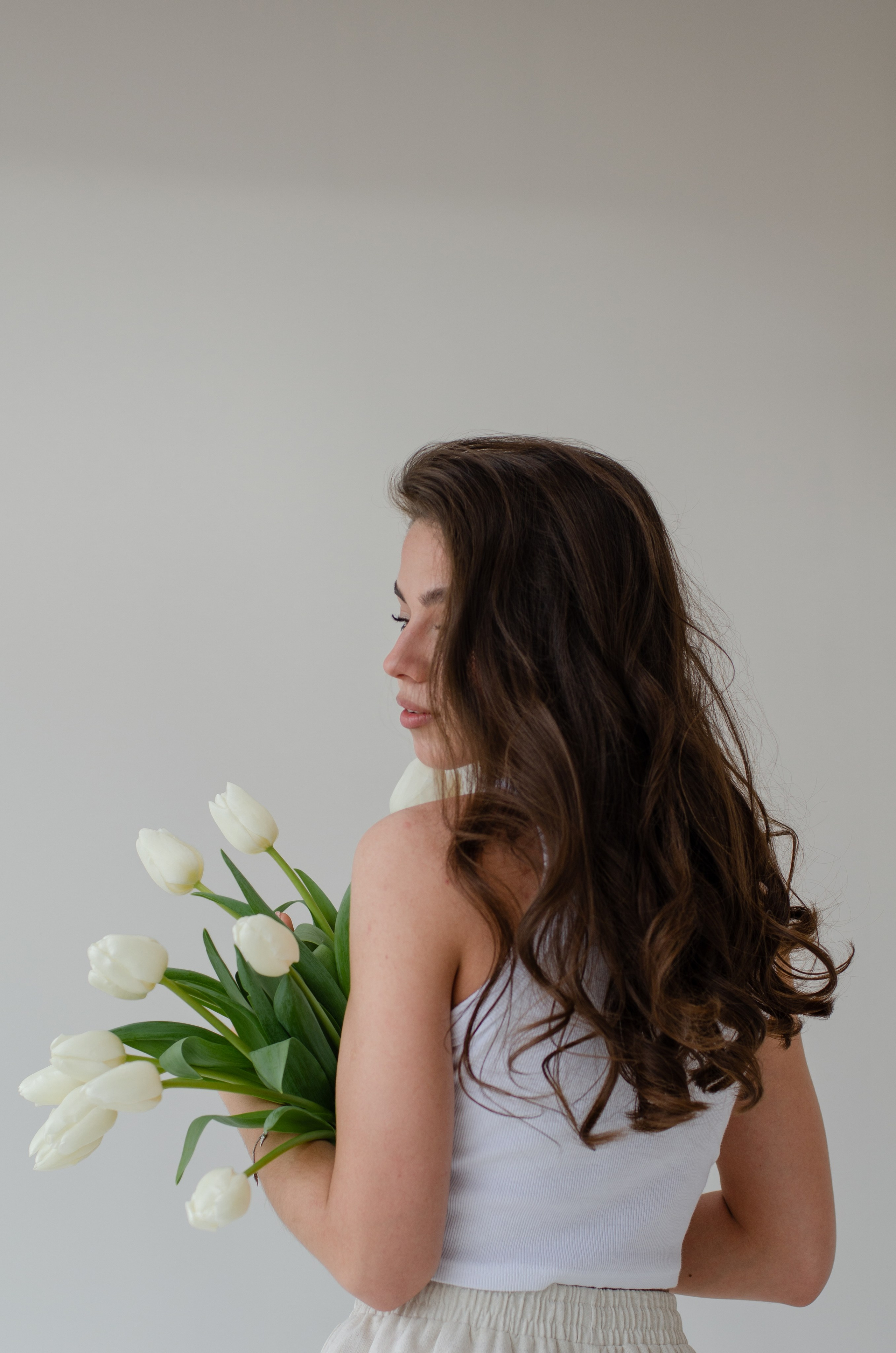 Евгения, тюльпаны. Фотограф Челябинск Ирина Ермоленко