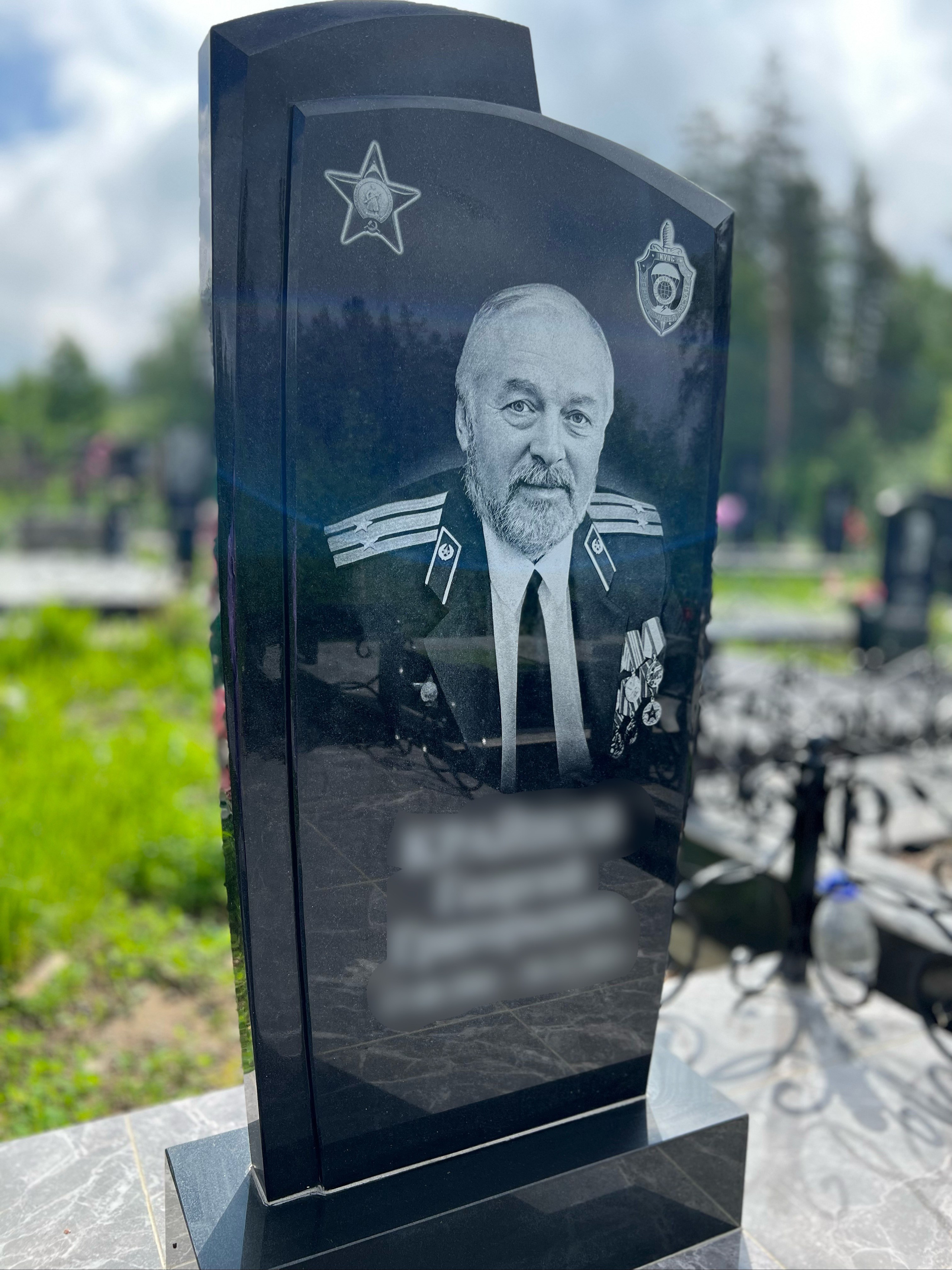Гравировка от наших художников. ГРАНИТ26 Ритуальные услуги Железногорск. Благоустройство могил, продажа памятников