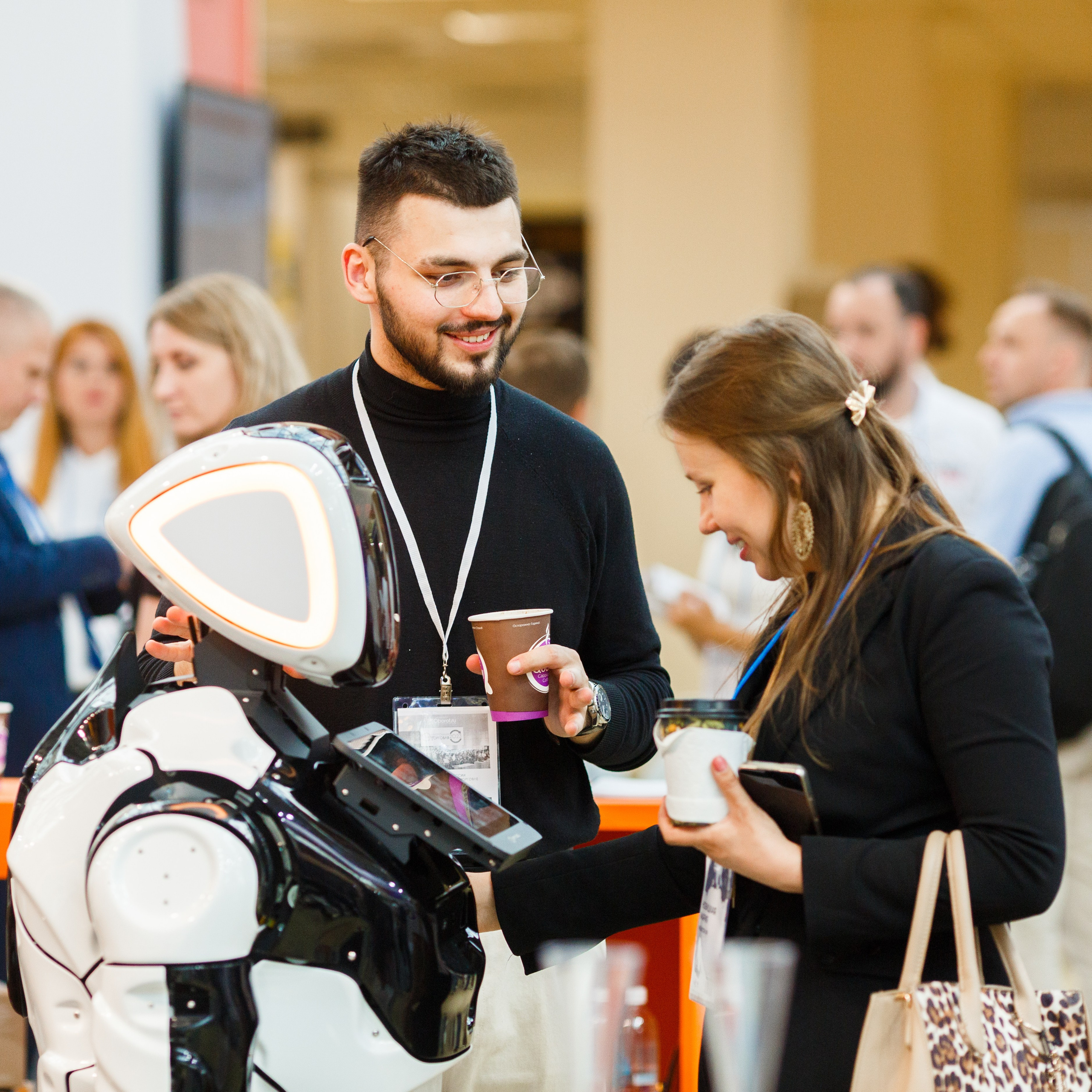 Обзор работы стенда Курьер-сервис. Репортажный фотограф Борис Геер