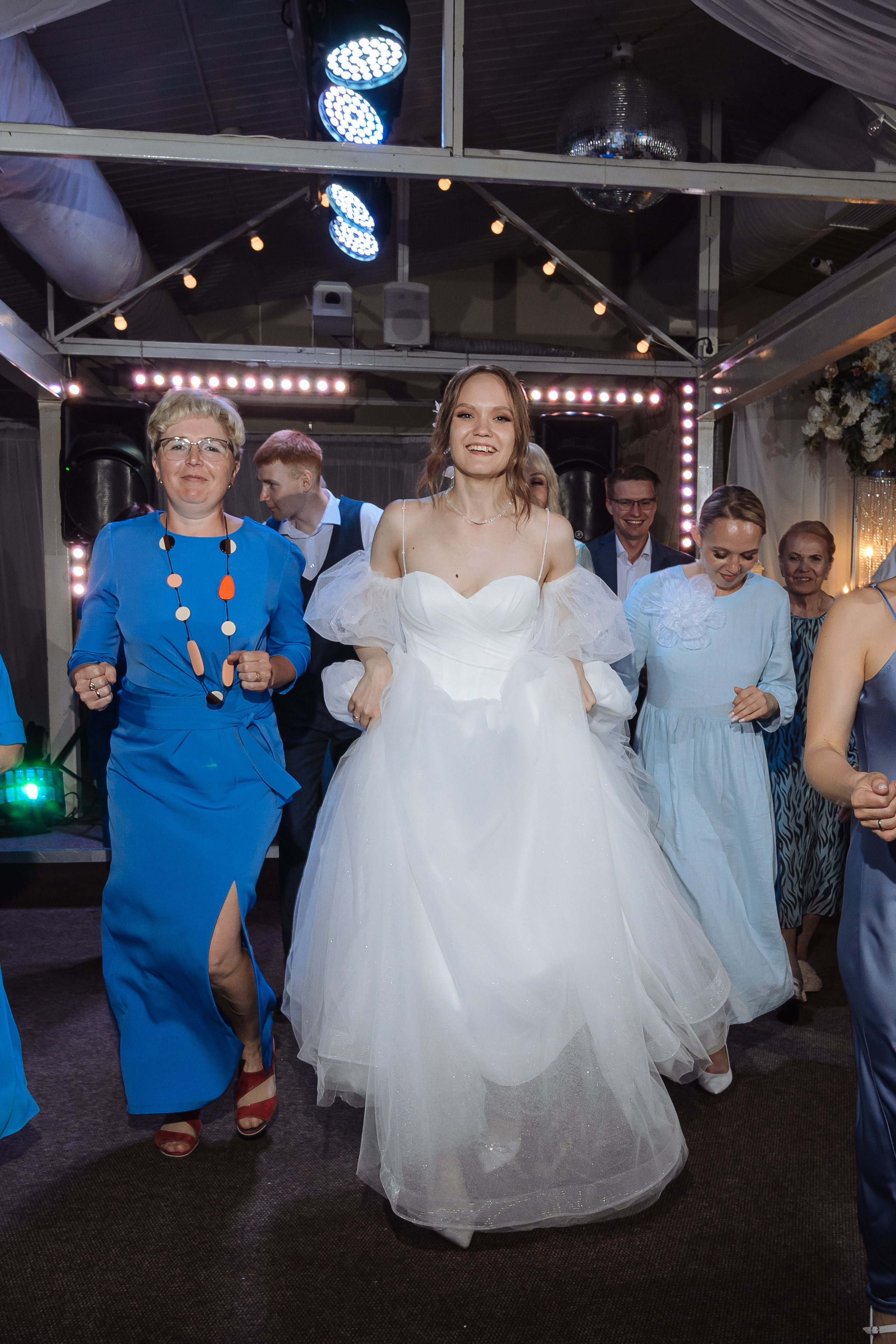 Свадебная съёмка для Ирины и Николая. Сборы в отеле. Свадебный и семейный фотограф г. Ярославль Савинская Анастасия