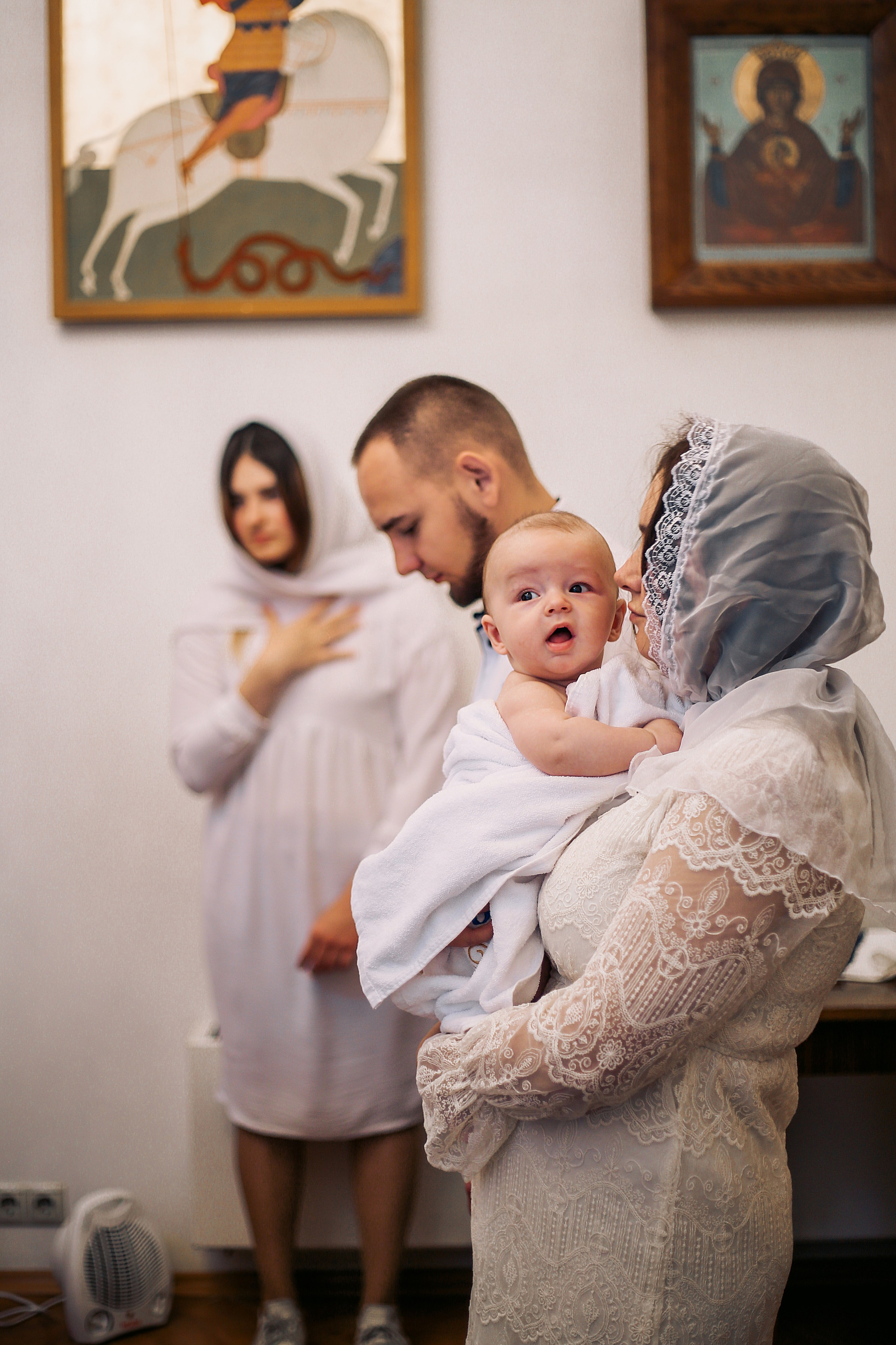 Крещение в Храме Святой Троицы Сходня. Фотограф Анастасия Залевская
