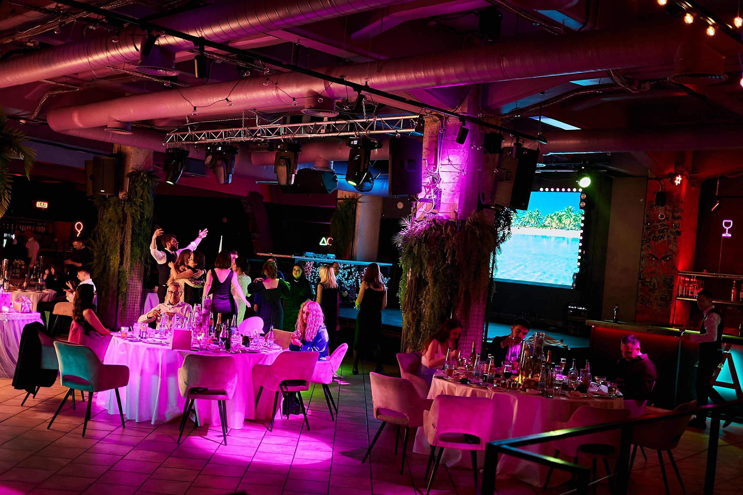 Антон & Гульназ. Фотограф и Видеограф в Москве. Олег Корушев