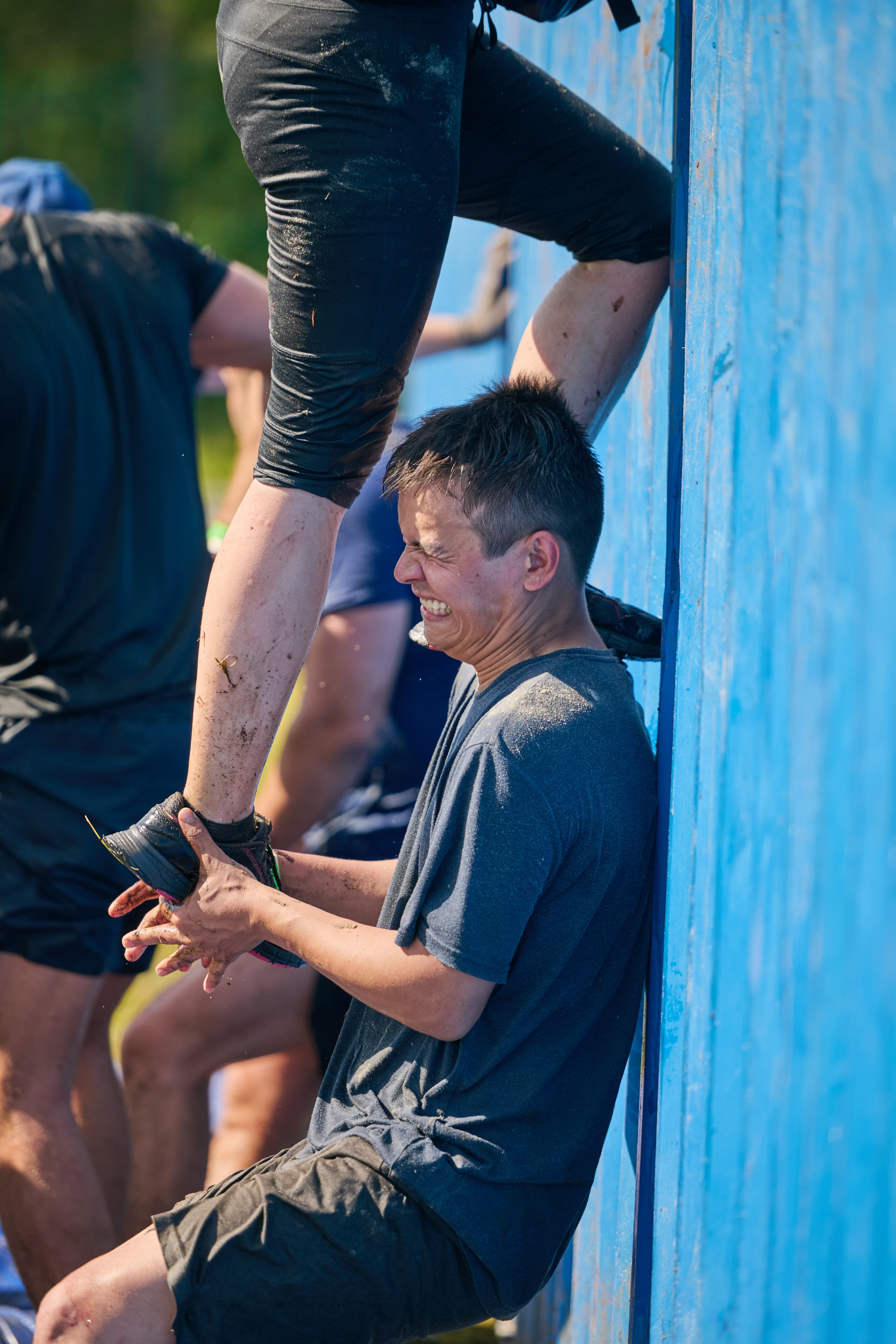 Фоторепортаж с забега Стальной характер в Сургуте, 5 июля 2025. Репортажный и семейный фотограф — Шелихов Сергей