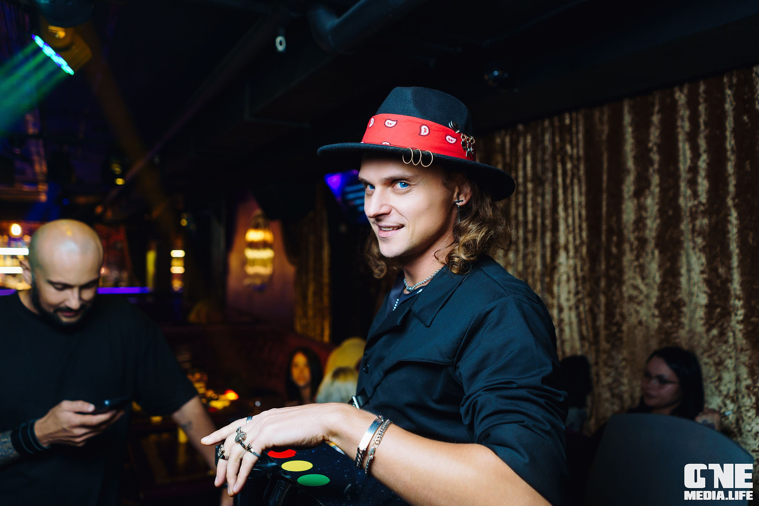 Фоторепортаж из караоке-клубе Эйфория. One Media Life: фоторепортажи, фотоотчеты с мероприятий и заведений