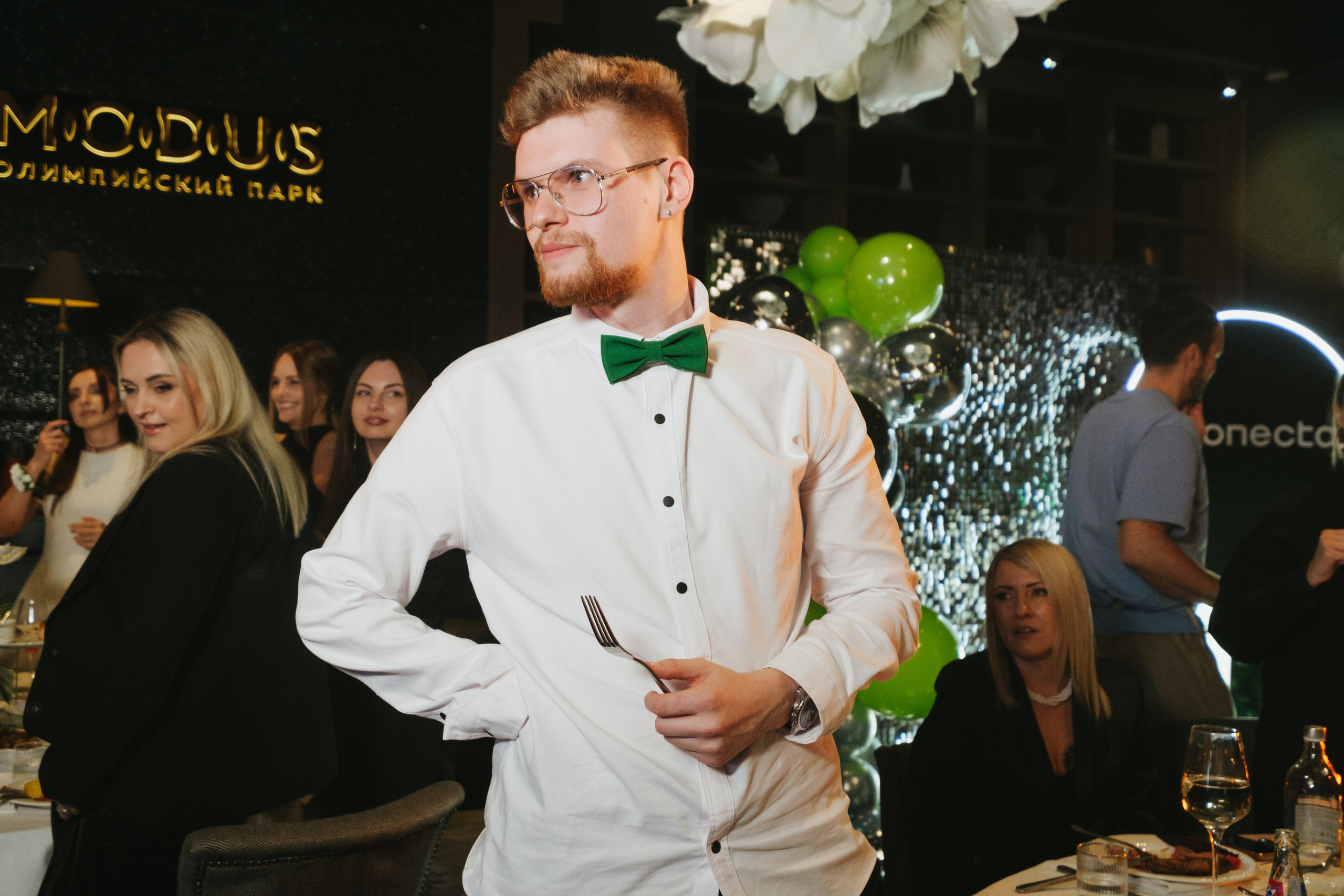 Корпоратив в Сириусу (Адлер) 10 лет компании. Свадебный фотограф Денис Ожигин в Краснодаре и крае. Эмоциональная и стильная съемка вашего дня