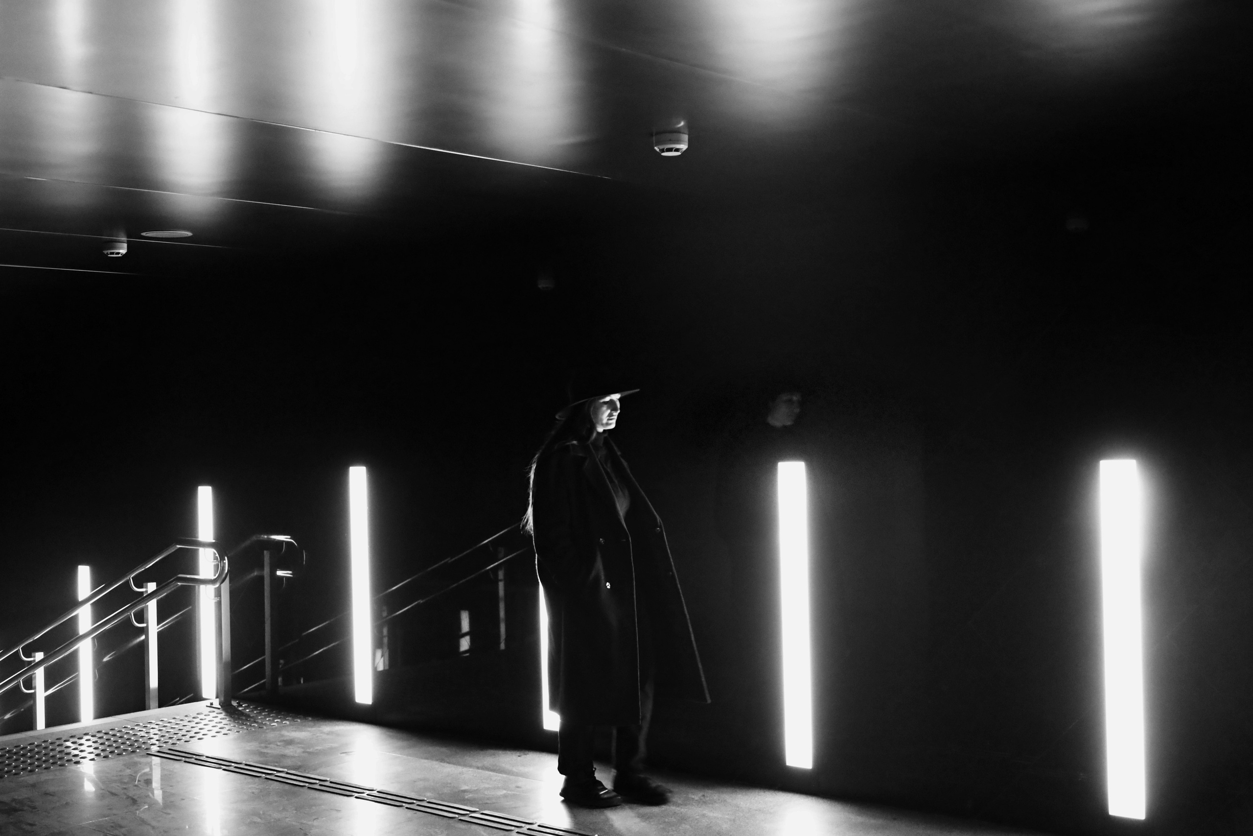 Фотосессия в метро. Kreativniefoto.ru