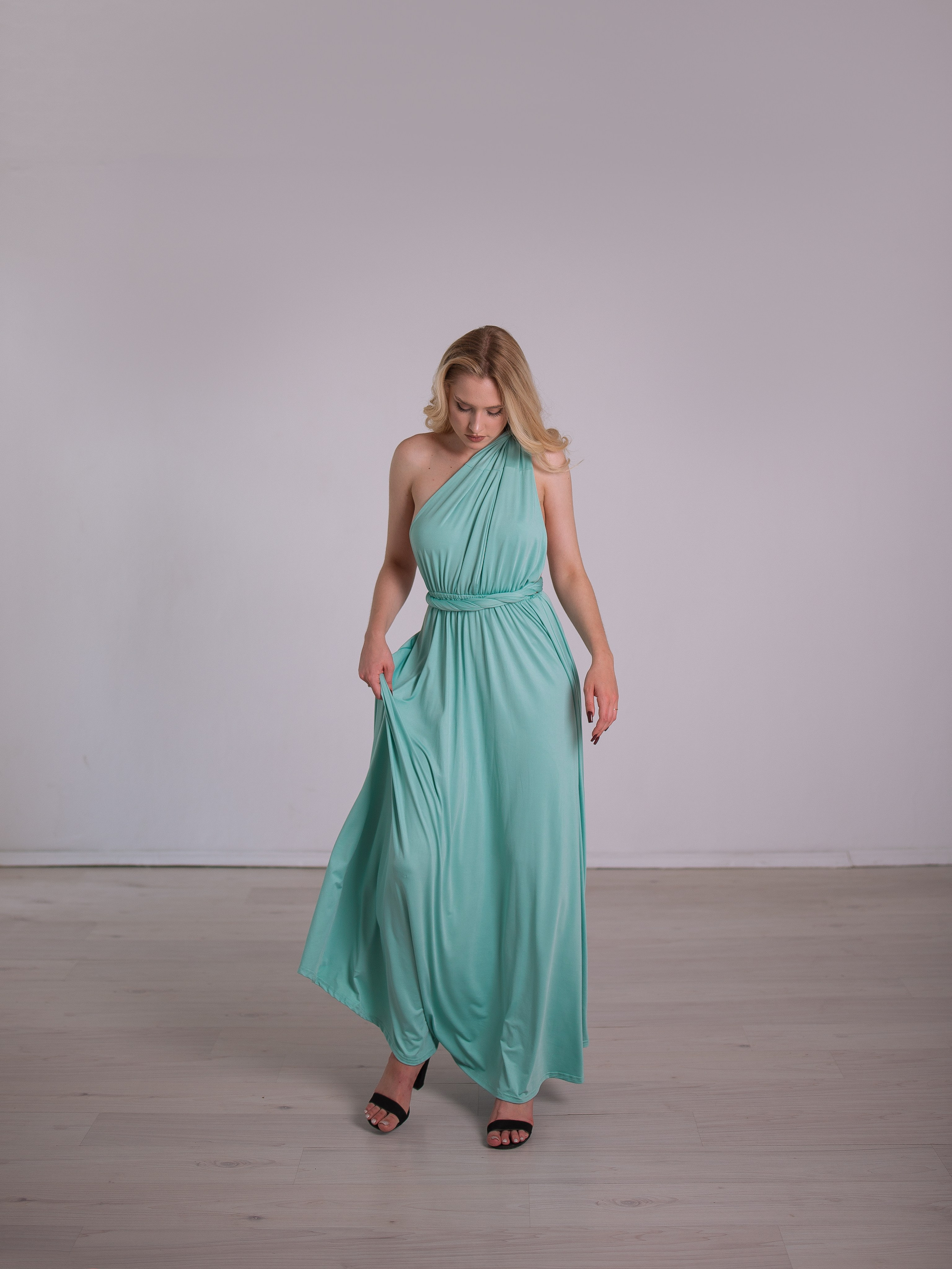 Платье мятного цвета в аренду на выпускной в Севастополе