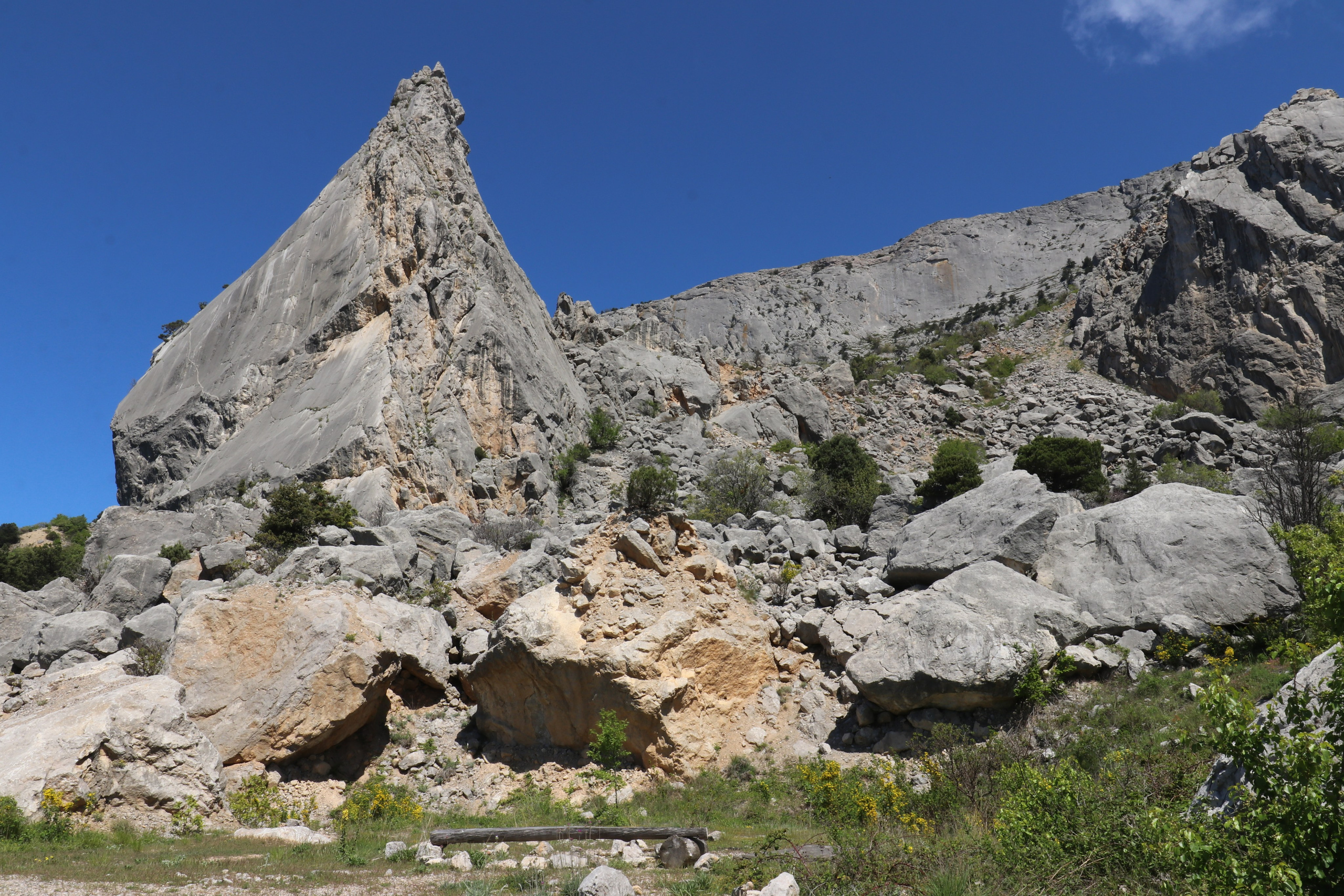 Крым. ЮБК (Севастополь, Кастрополь, Ялта). Май 2023. Путешественник-фотограф из Санкт-Петербурга Татьяна Свистулина