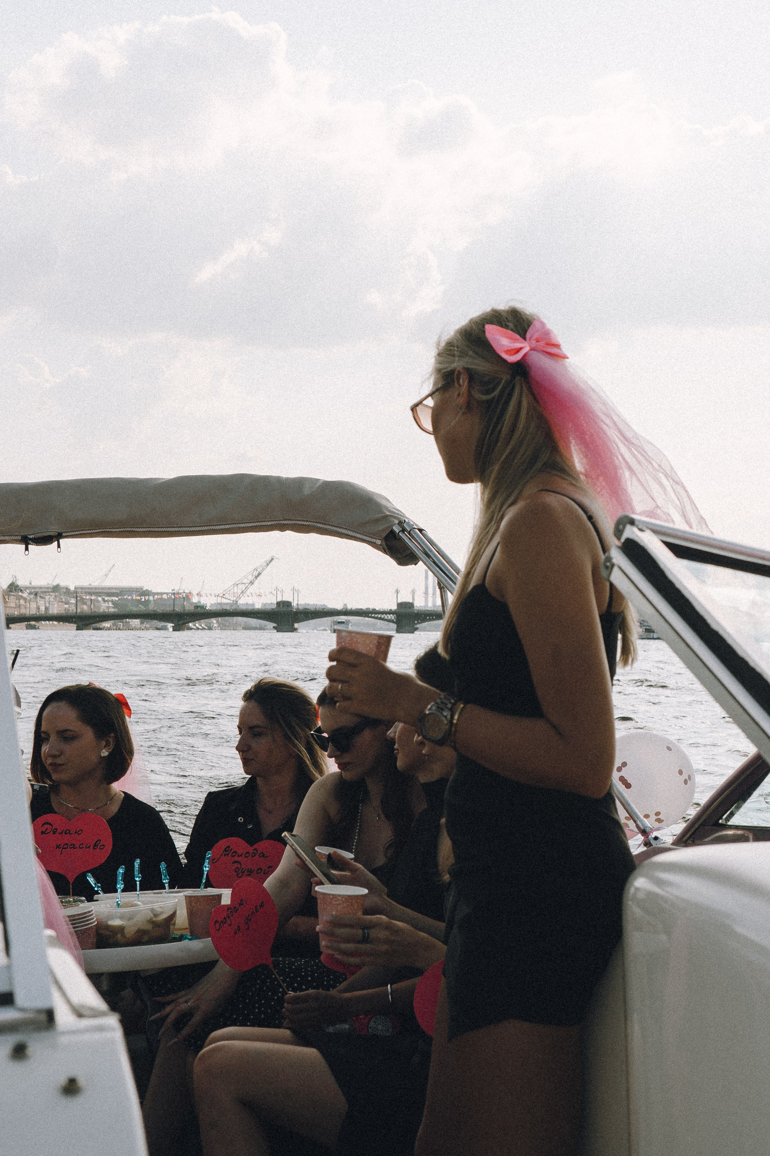 ДЕВИЧНИК НА КАТЕРЕ. Профессиональный фотограф, Санкт-Петербург — Виктория Богомолова