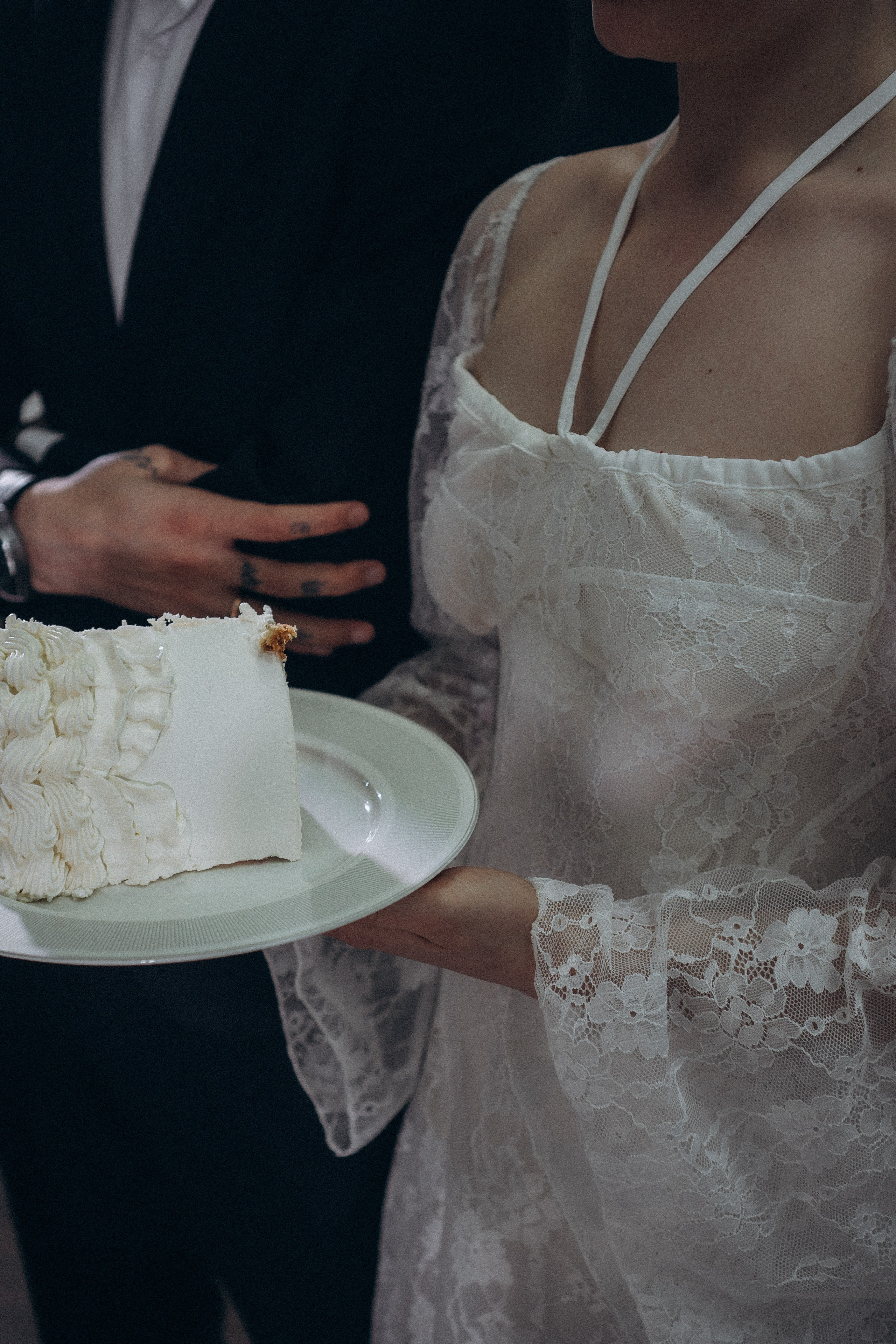 СВАДЕБНАЯ СЬЕМКА СБОРОВ В ОТЕЛЕ И ВЫЕЗД НА ЦЕРЕМОНИЮ (СНЯТО В СИБИРЕ В НИЖНЕВАРТОВСКЕ). Профессиональный фотограф, Санкт-Петербург — Виктория Богомолова