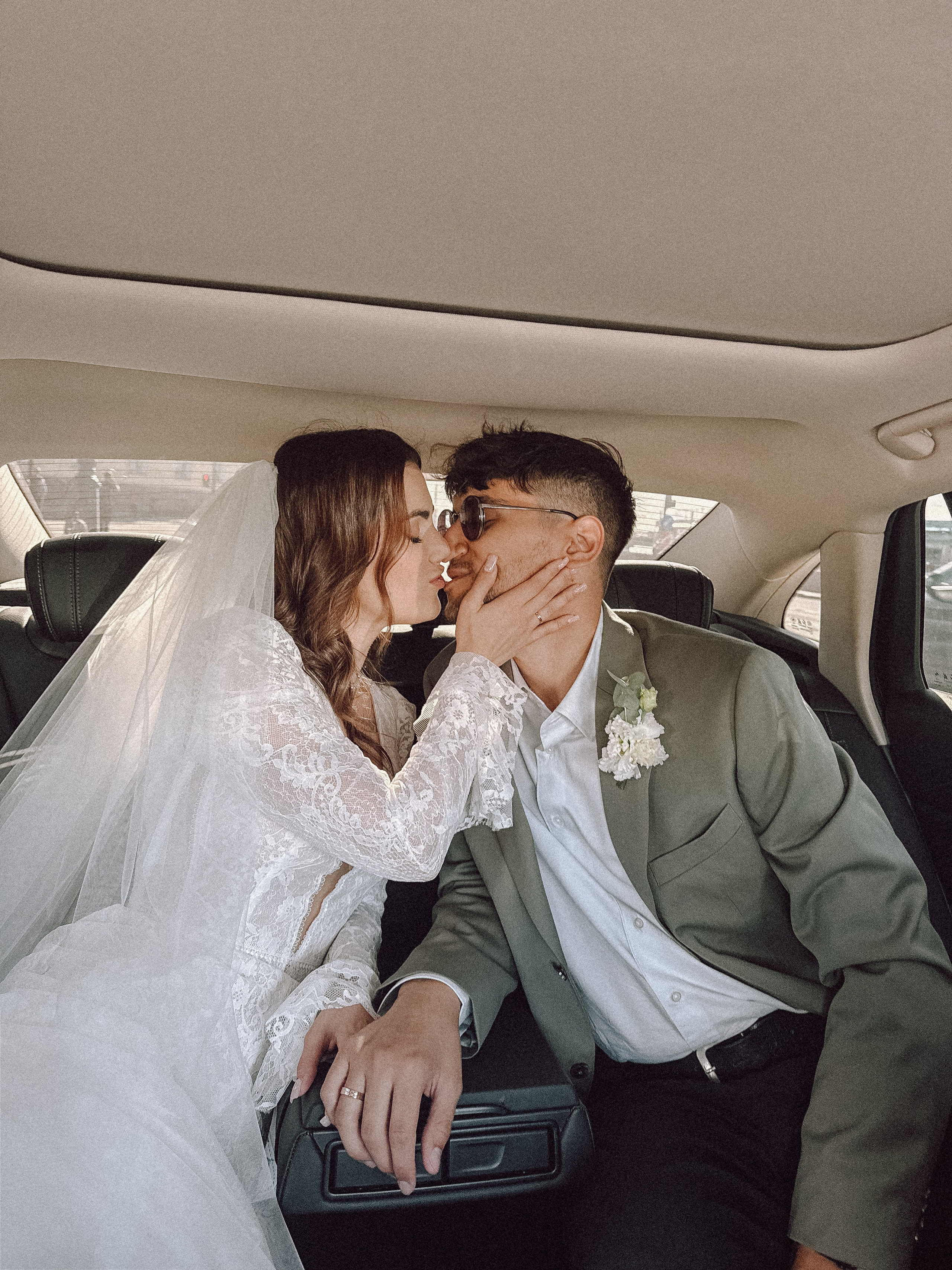 ФОТО НА ТЕЛЕФОН ВО ВРЕМЯ БРАКОСОЧЕТАНИЯ В ПЕРВОМ ДВОРЦЕ И ПРОГУЛКИ. Профессиональный фотограф, Санкт-Петербург — Виктория Богомолова