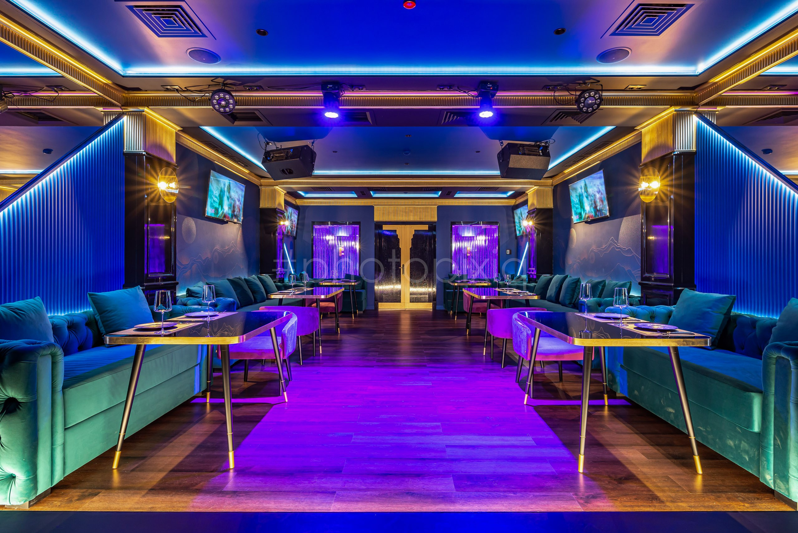 Фотосъёмка Караоке-бара «К11». Интерьерная съёмка и виртуальные туры — Интерьерный фотограф Кузнецов Сергей (photopixiq)