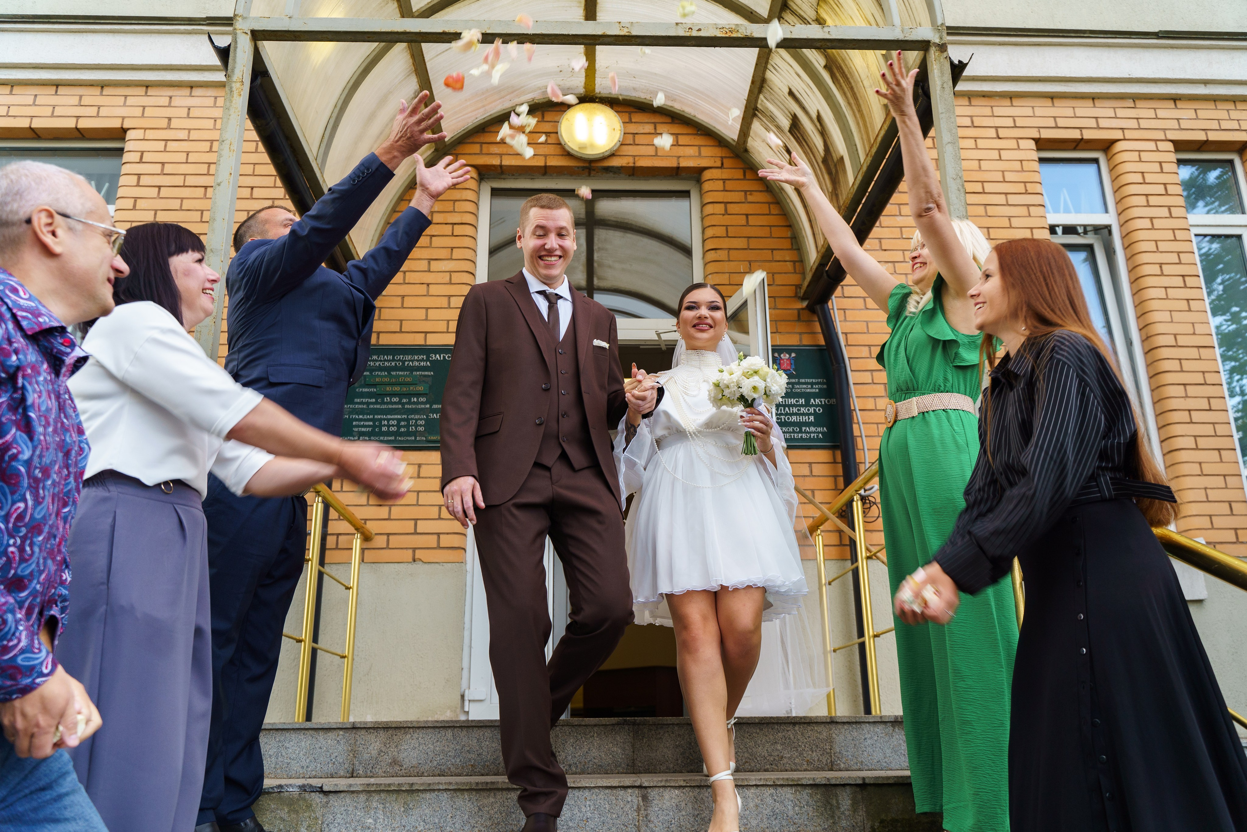 Камерная регистрация в ЗАГСе Приморского района г. Санкт-Петербург. Professional photoartist in St. Petersburg (wedding, reportage, portrait, model book, love story) Alexander Shvedov