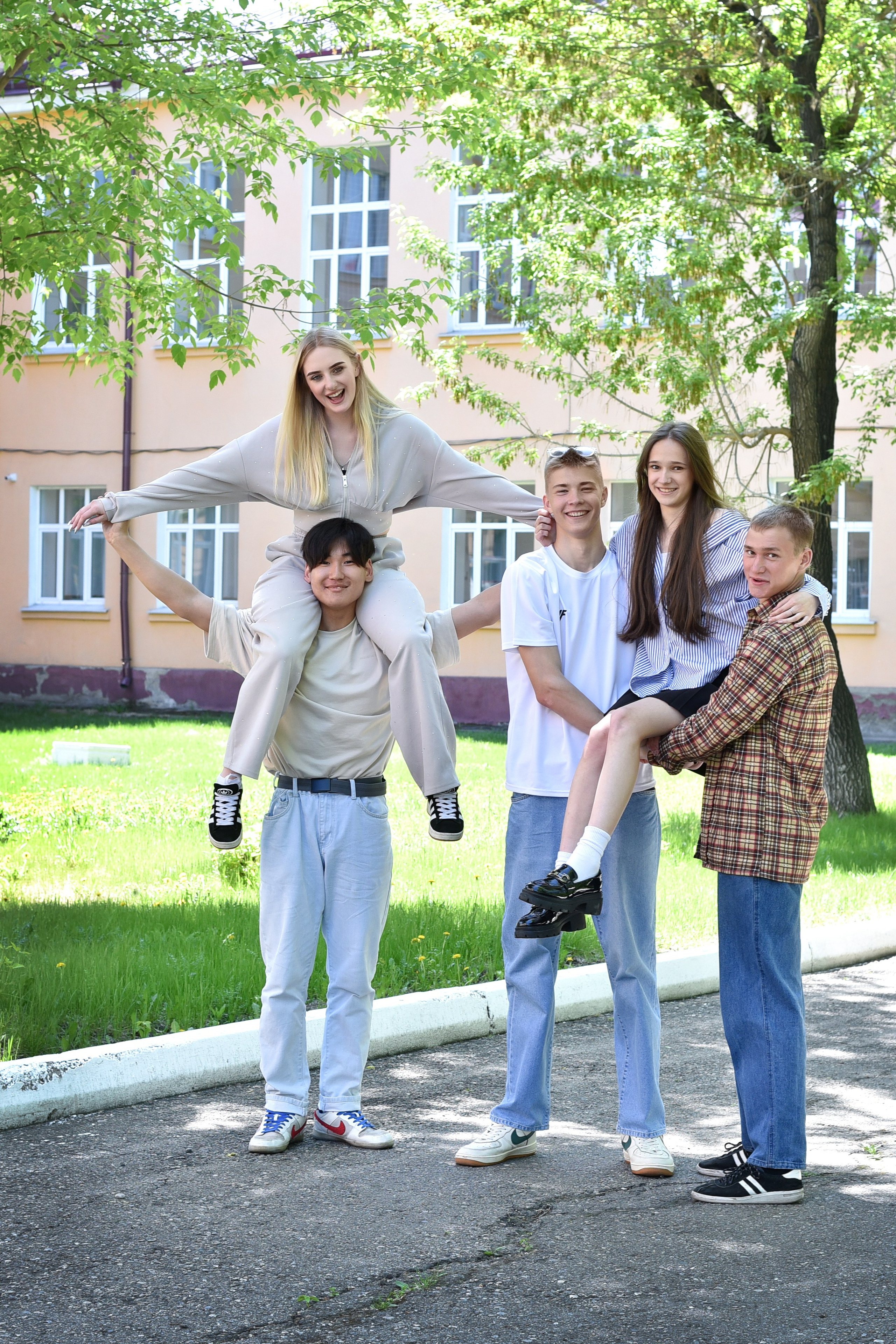 ФОТОСЕССИЯ В ПАРКЕ весна. Школьный фотограф ЛАРИСА МАТВЕЕНКО