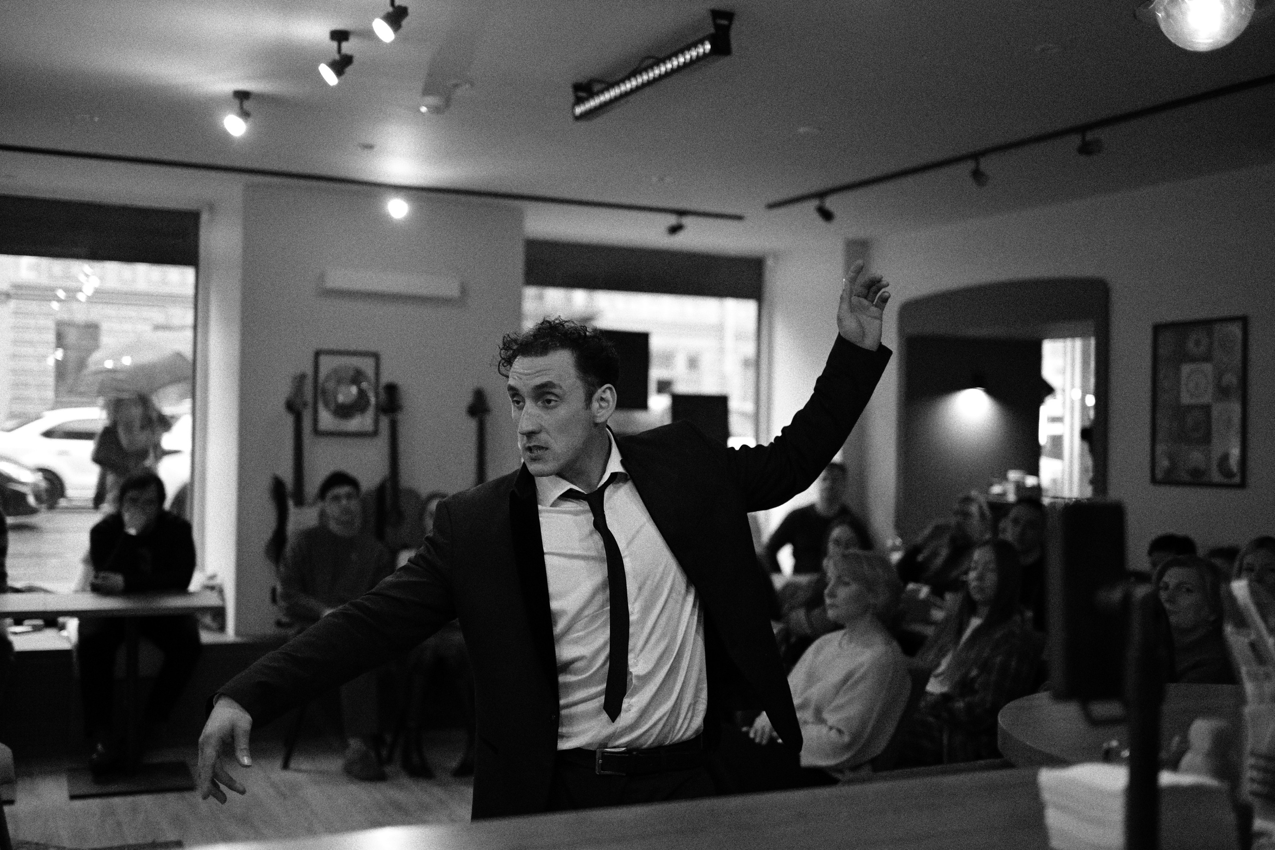 Спектакль «Гамлет-Ричард» в баре «ЦПР»