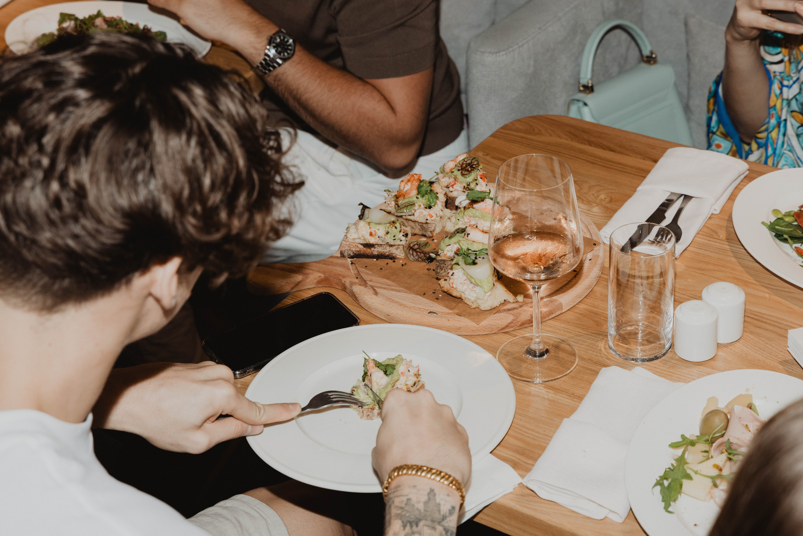 Репортажная съемка в ресторане — фото с гостями и атмосферой | Николай Завалишин. NICKZAVALISHIN — Визуал который продаёт