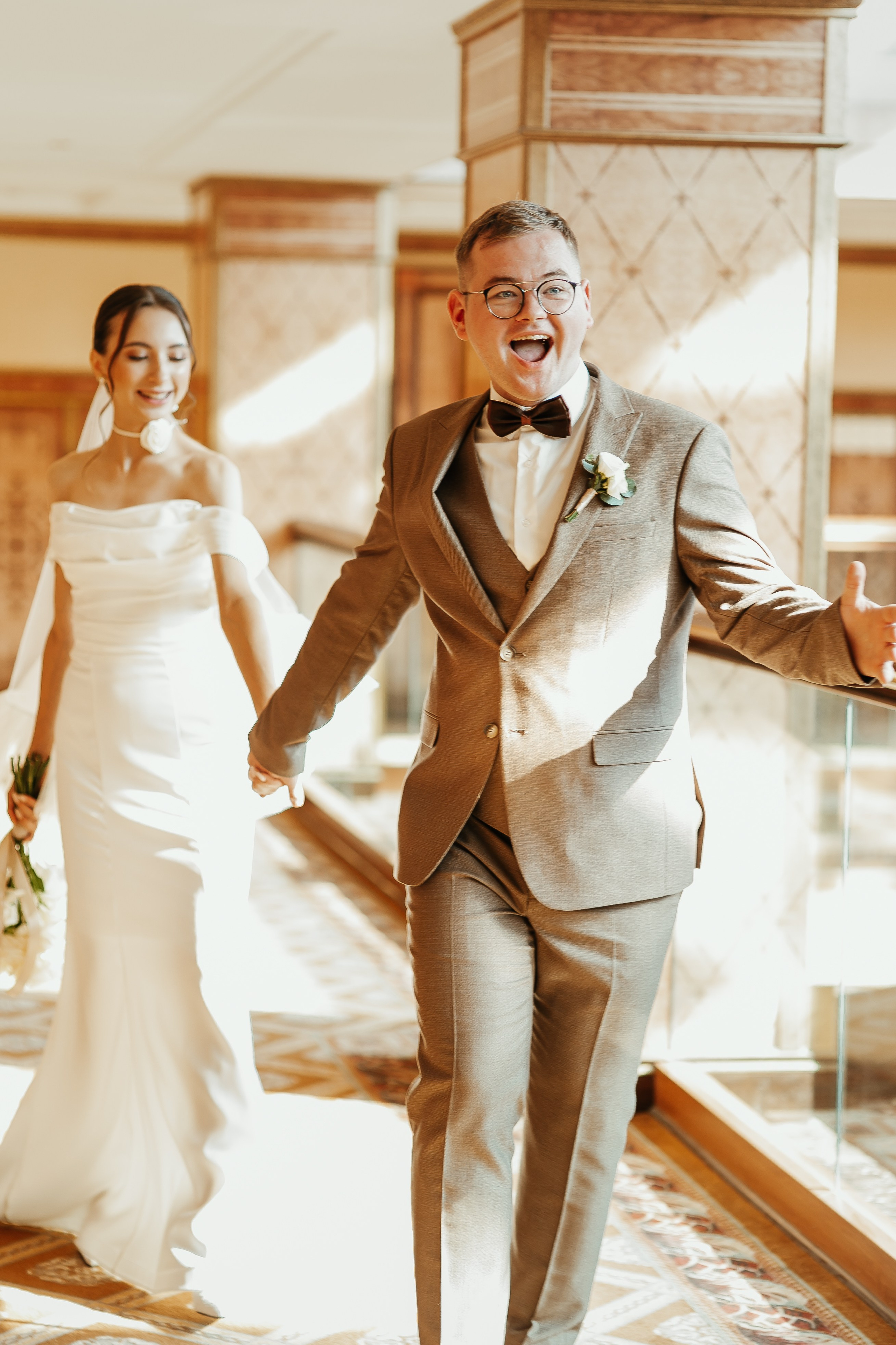 Свадебная осенняя фотосессия Ивана и Лидии в городе. Свадебный и репортажный фотограф в Ярославле и Санкт-Петербурге Роман Микрюков