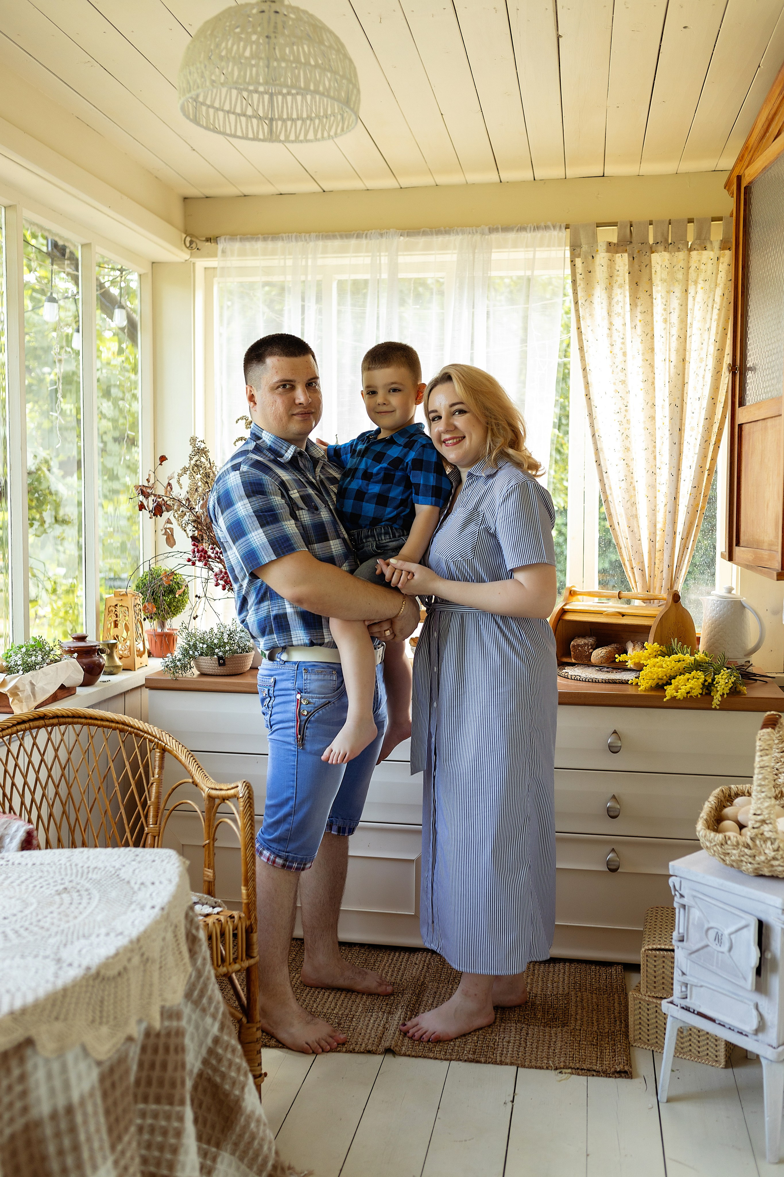 Семейная фотосессия на фотодаче в Купавне. Фотограф в Железнодорожном и Балашихе