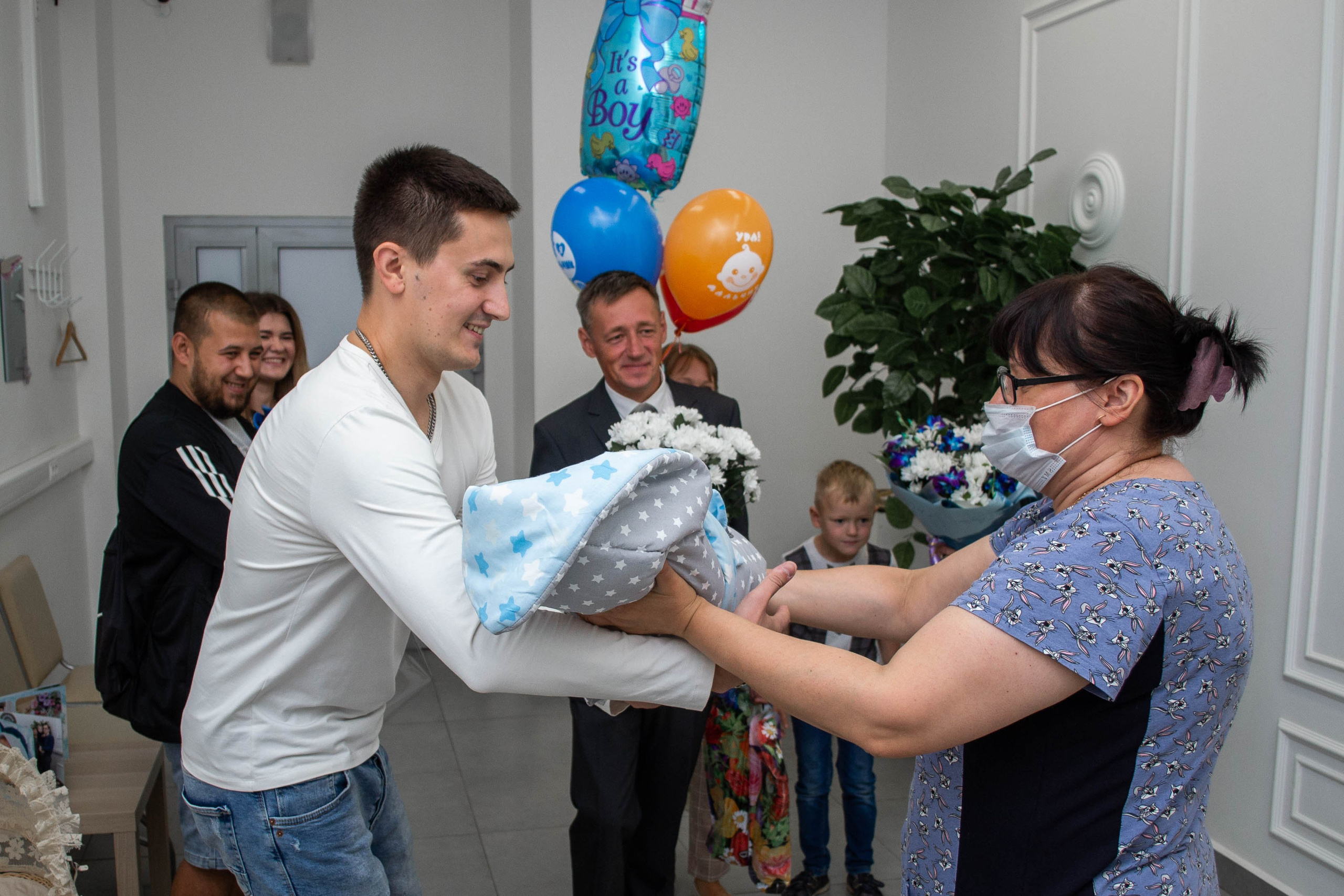 Выписка из роддома. Репортажный фотограф на мероприятия