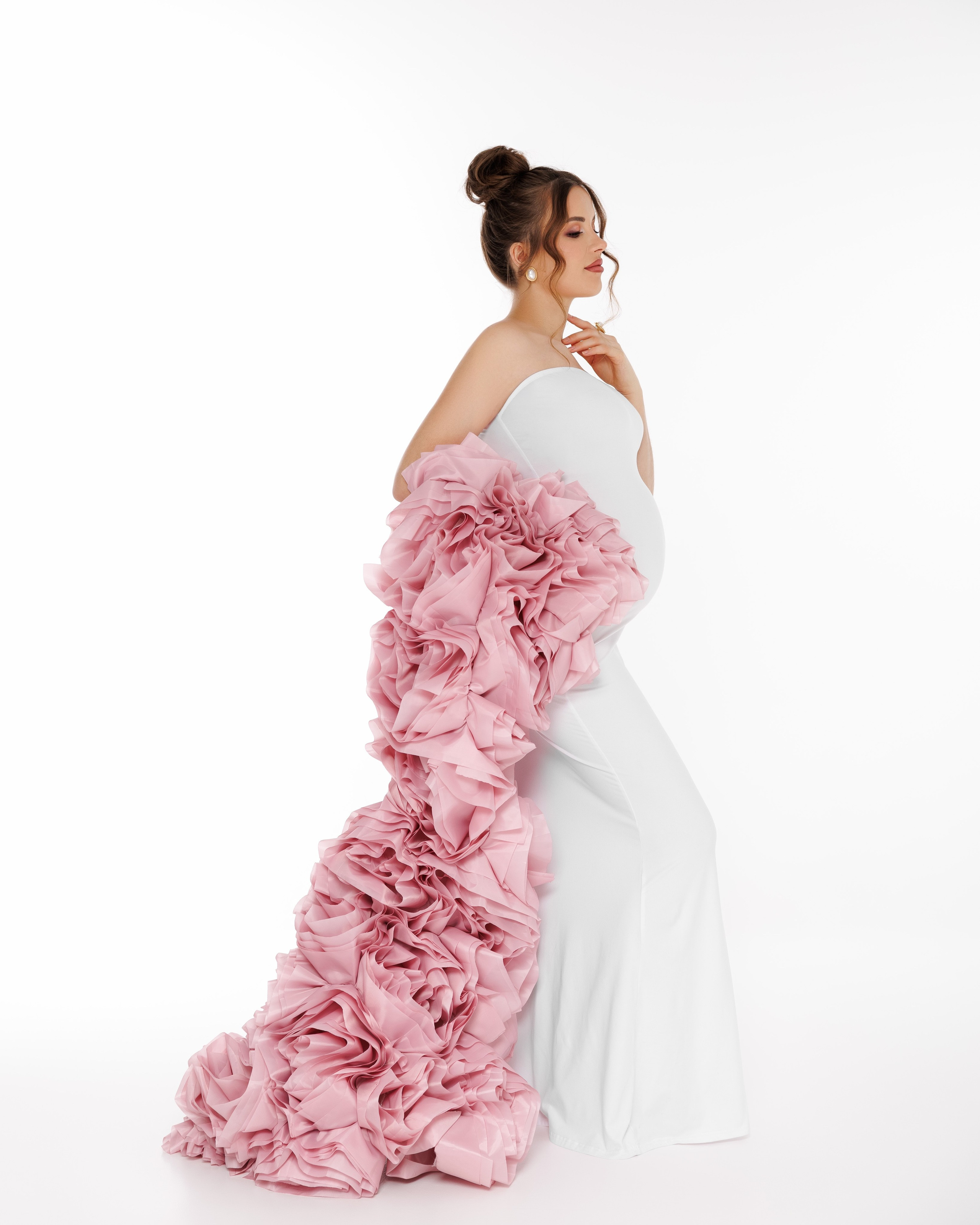 Фотосессия беременности в Оренбурге — на циклораме, с гардеробом | Наталья Миронова