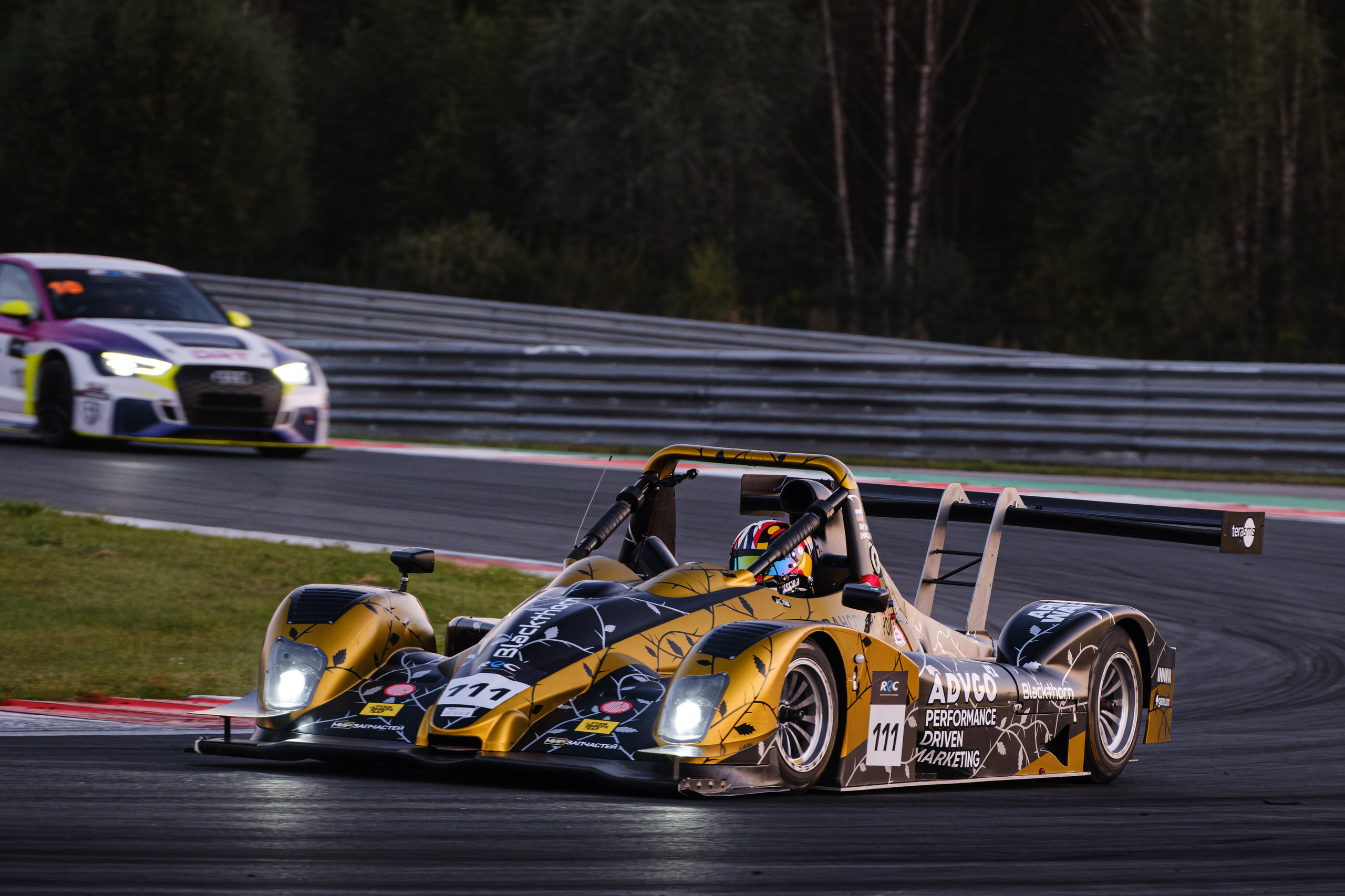Российская серия гонок на выносливость. Авто и мотоспорт — фотограф Антон Медведев iCoguar