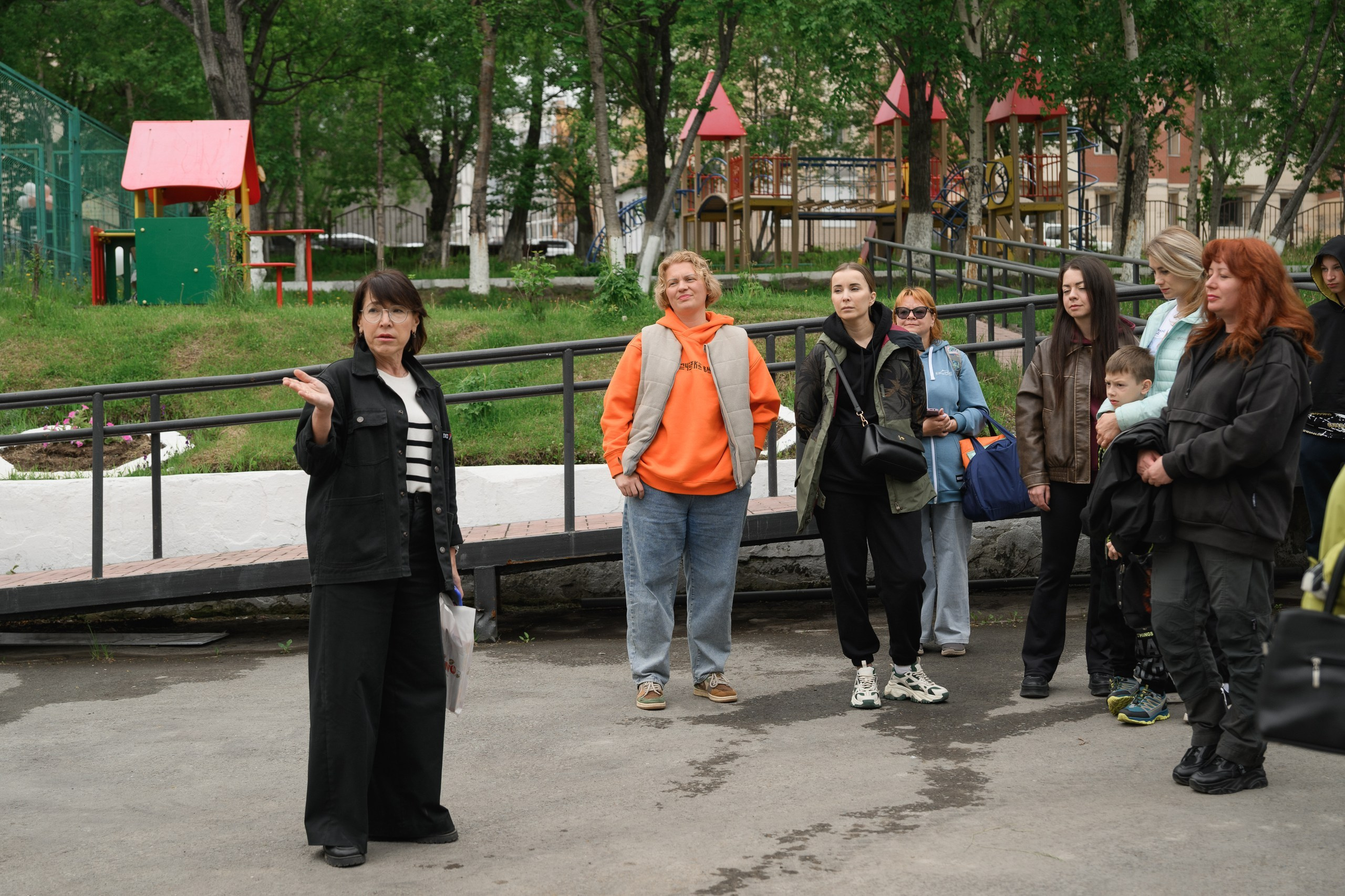 Фотосъемка Марафона добра в Петропавловске-Камчатском, Яркие моменты благотворительного забега на фоне камчатских пейзажей, Эмоциональные кадры участников Марафона добра в Петропавловске-Камчатском, Фотографии волонтеров и благотворителей на берегу Тихого океана, Профессиональная съемка добрых дел в Петропавловске-Камчатском