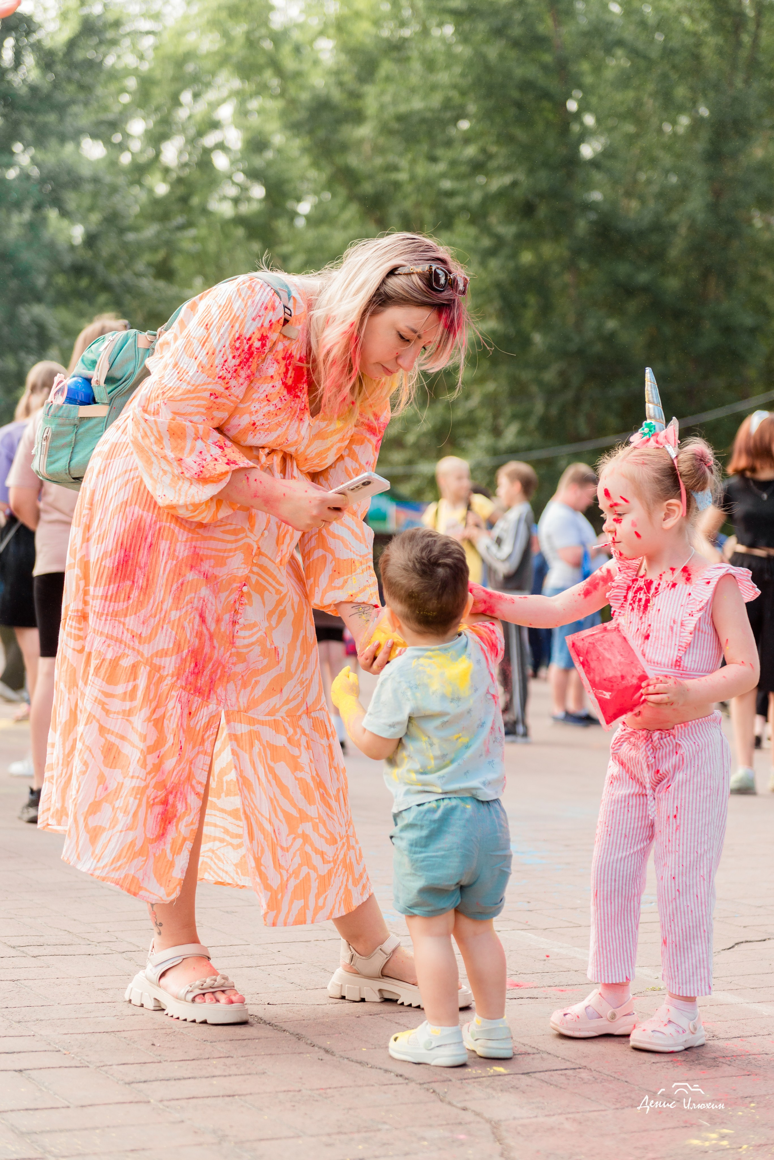 Краски Холи в Комсомольском Парке 2023. Детский фотограф, семейный фотограф и репортажи в Кемерово