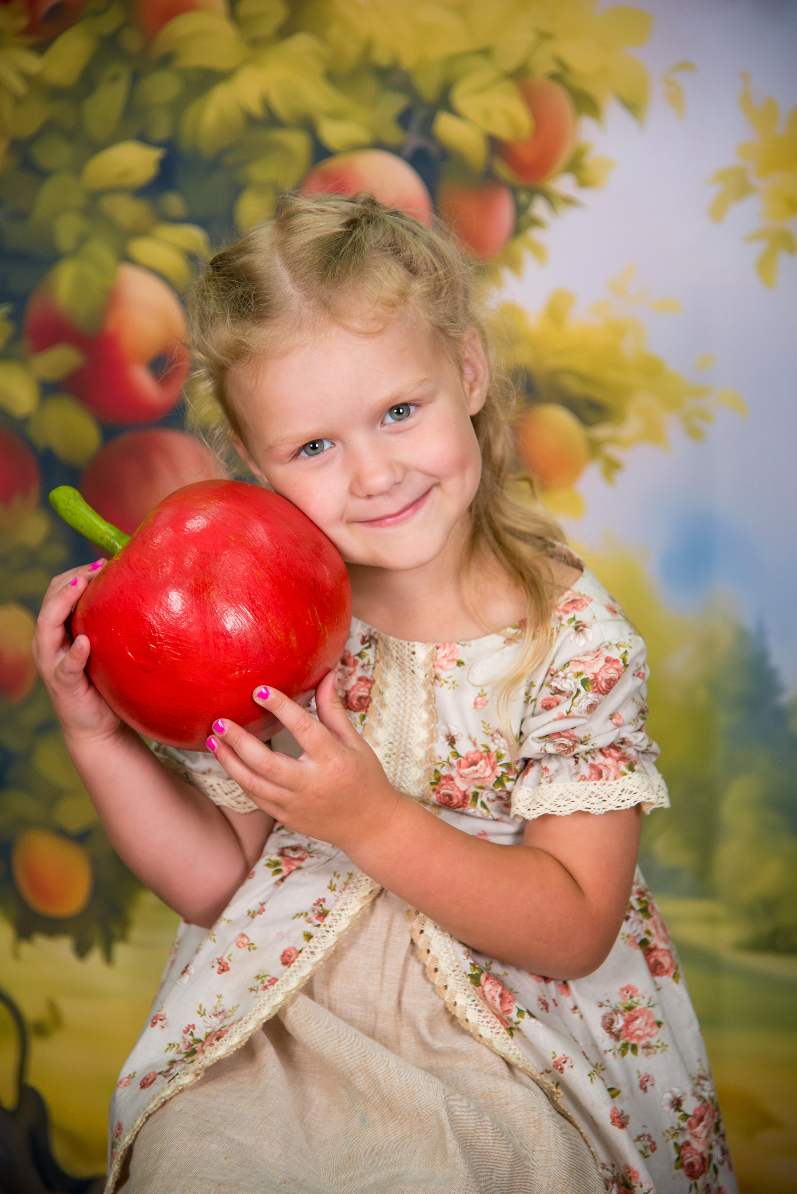 Яблоневый сад. Выпускные альбомы Ярославль