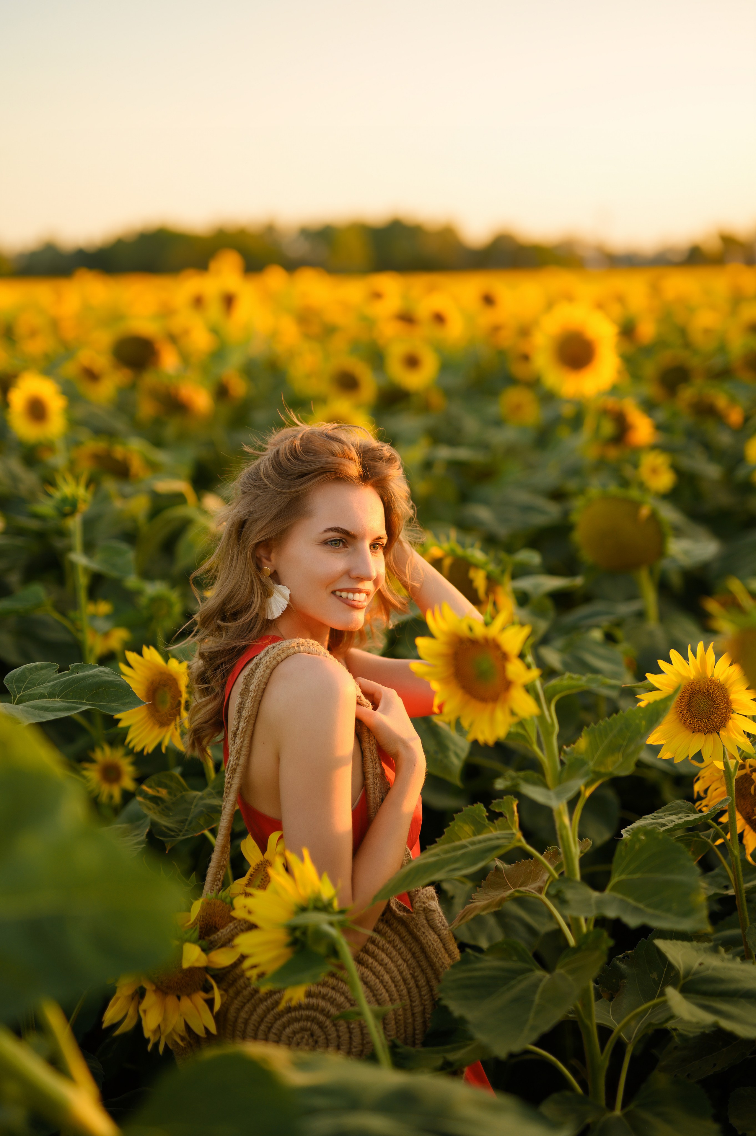 Анна | съемка в подсолнухах. Фотограф в Краснодаре Скубицкая Альбина