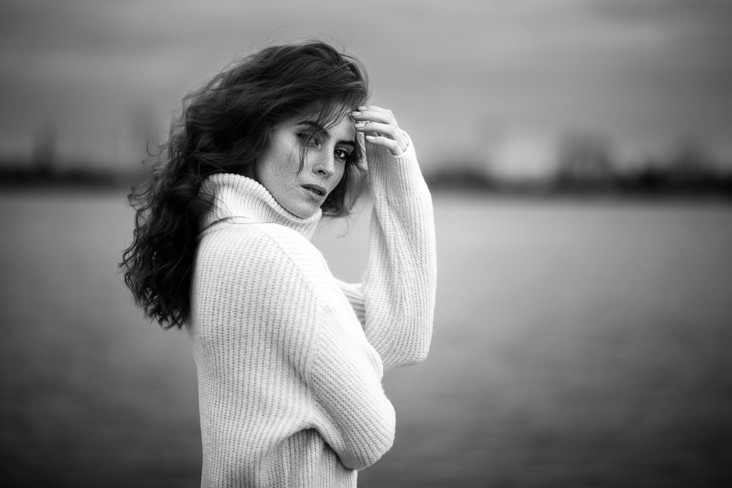 Осенняя съемка с Надеждой на берегу реки в формате для «себя»