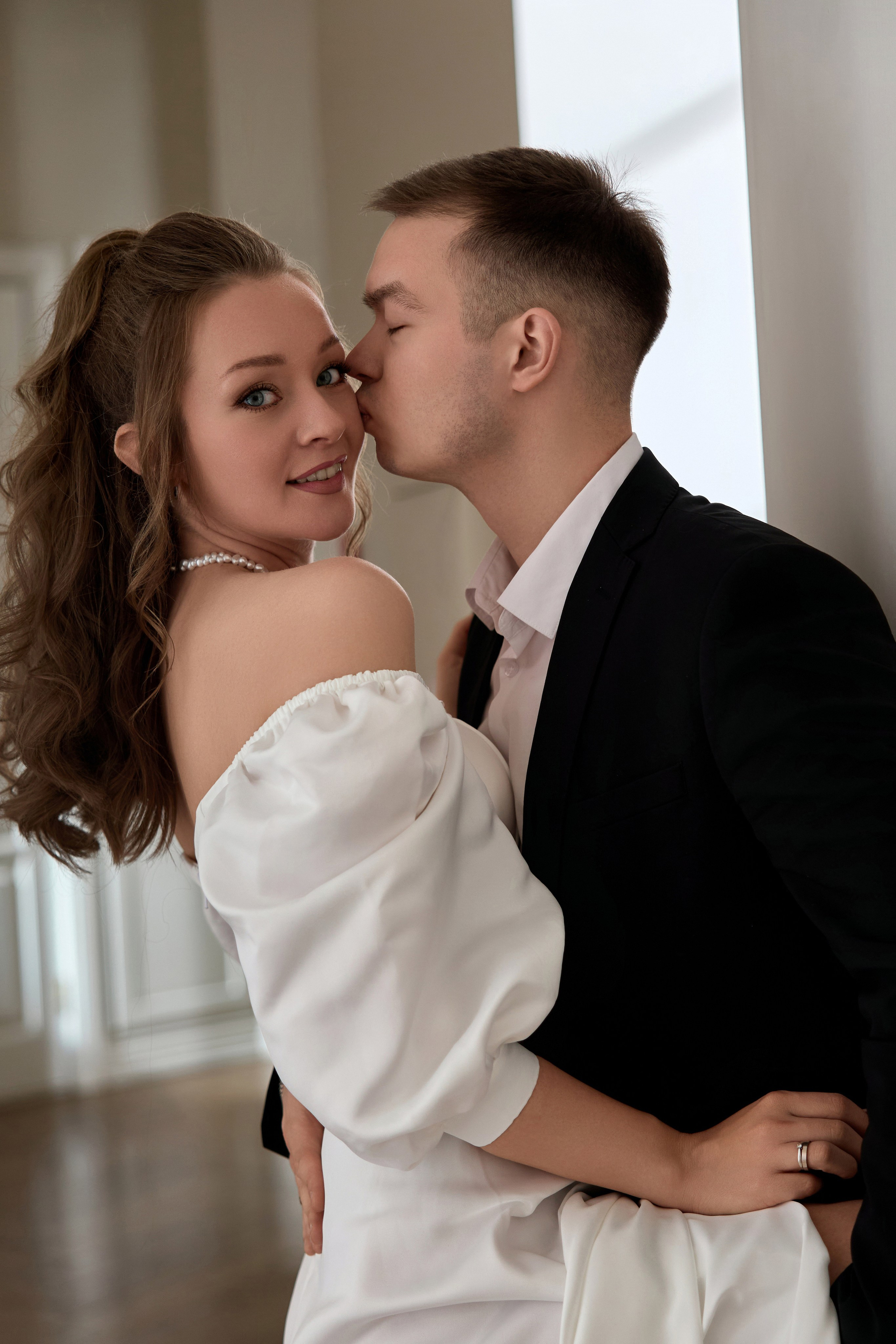 Свадебная фотосессия в гостинице и в студии